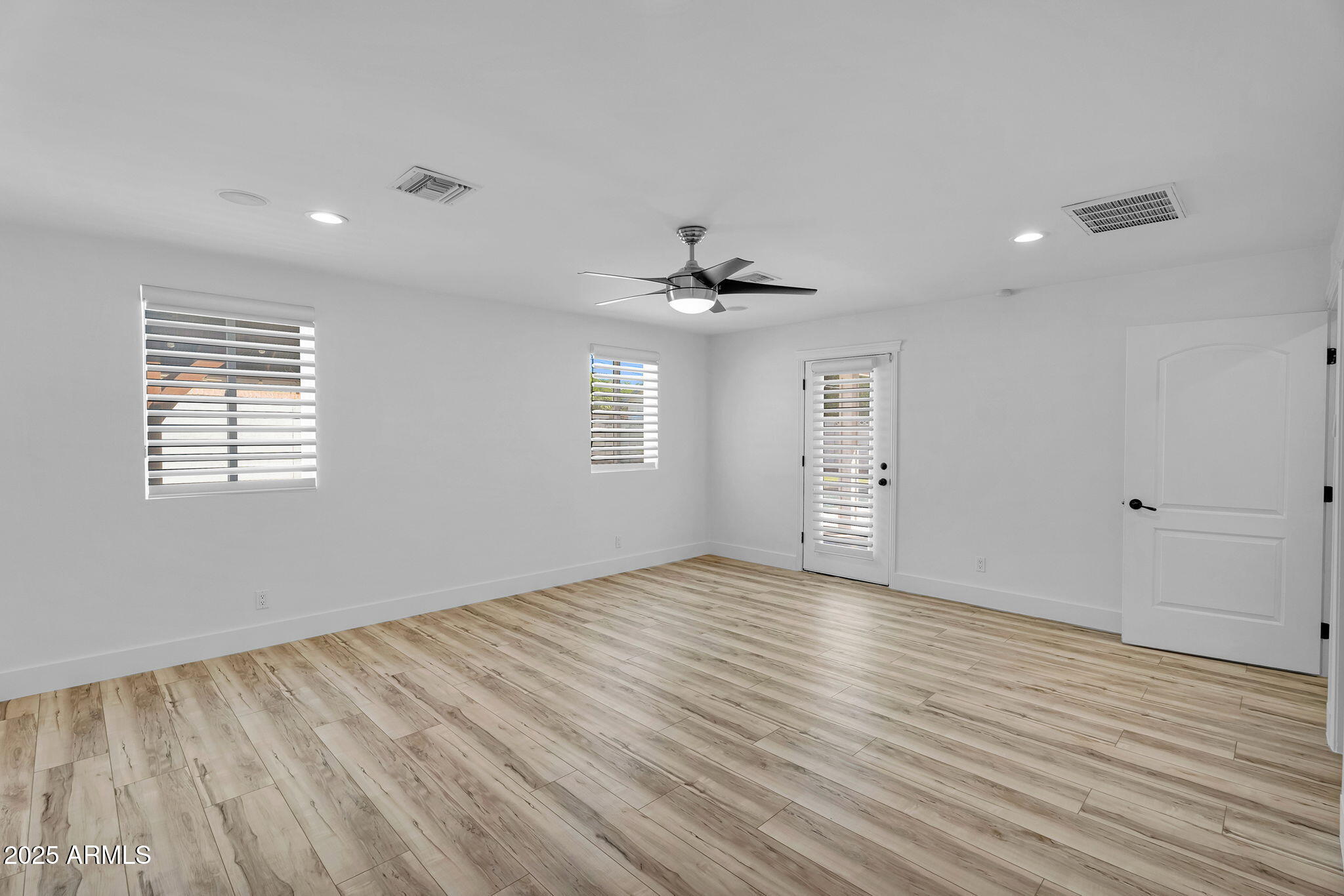 3102 E MARIPOSA Street