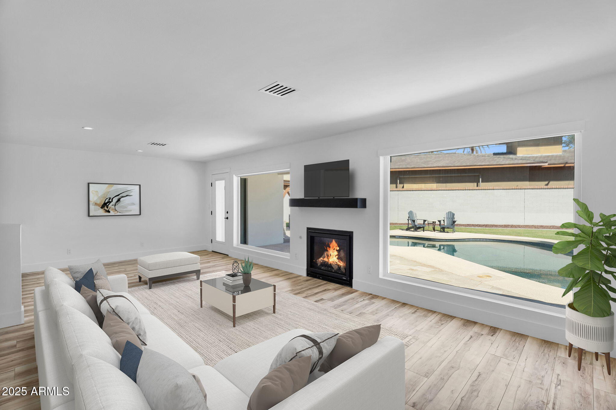3102 E MARIPOSA Street