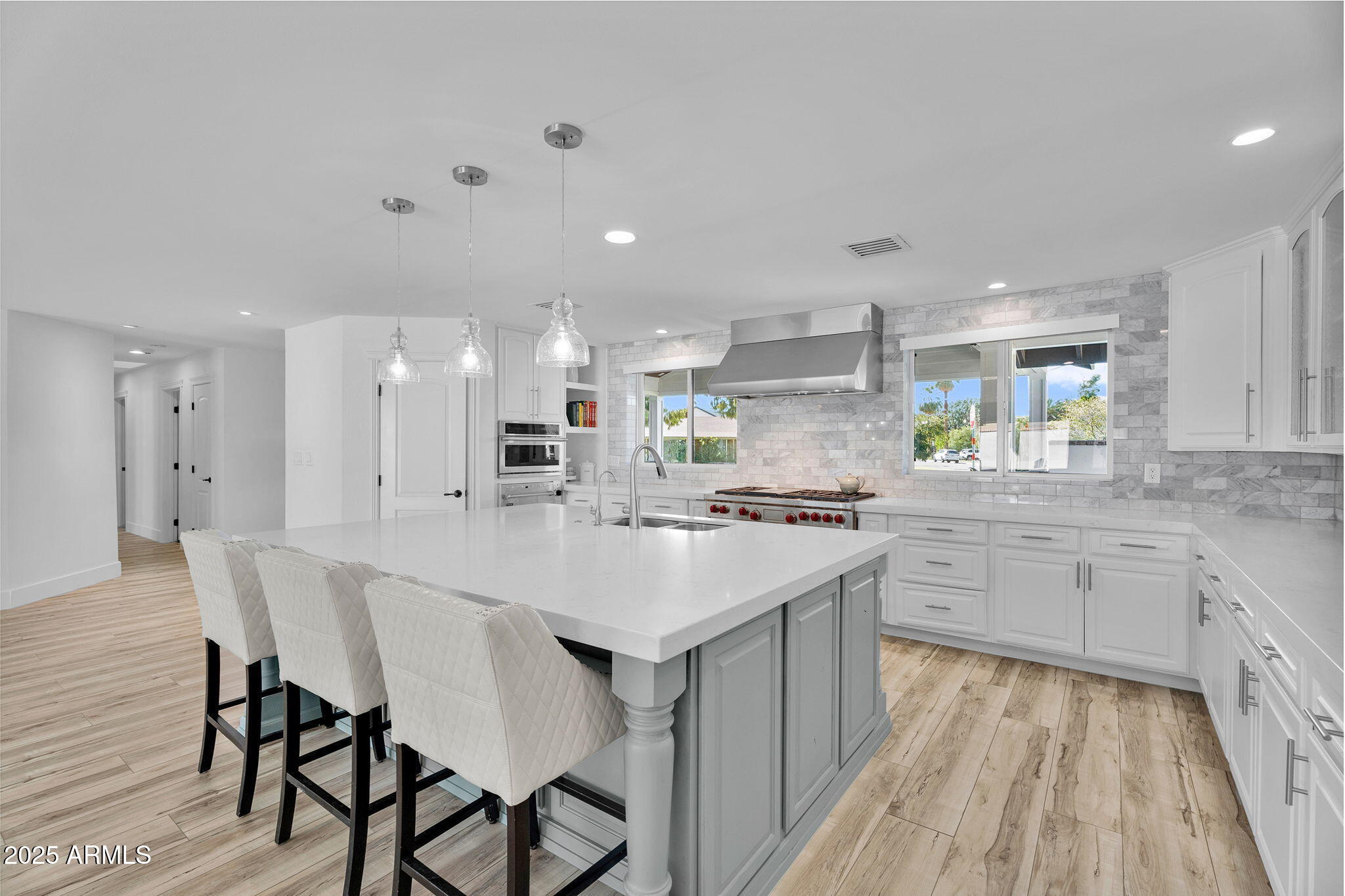 3102 E MARIPOSA Street