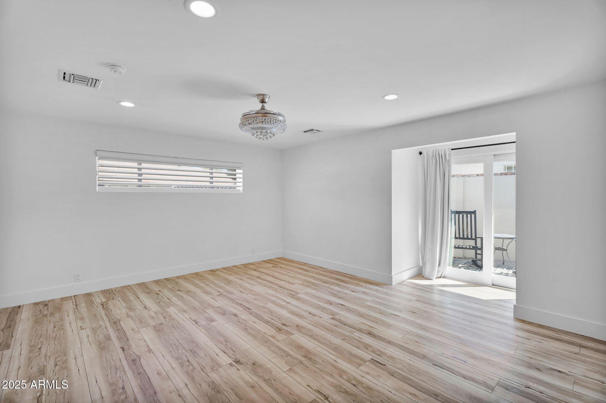 3102 E MARIPOSA Street
