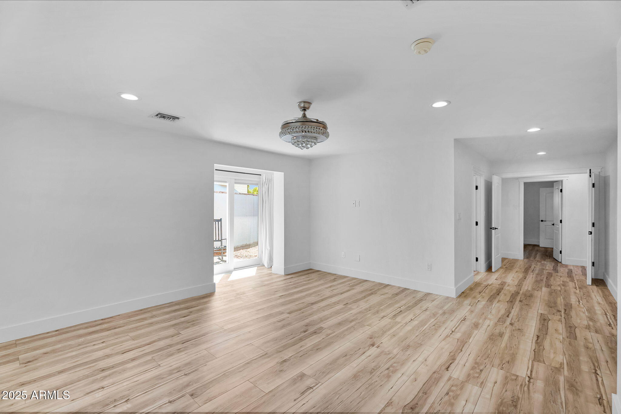 3102 E MARIPOSA Street