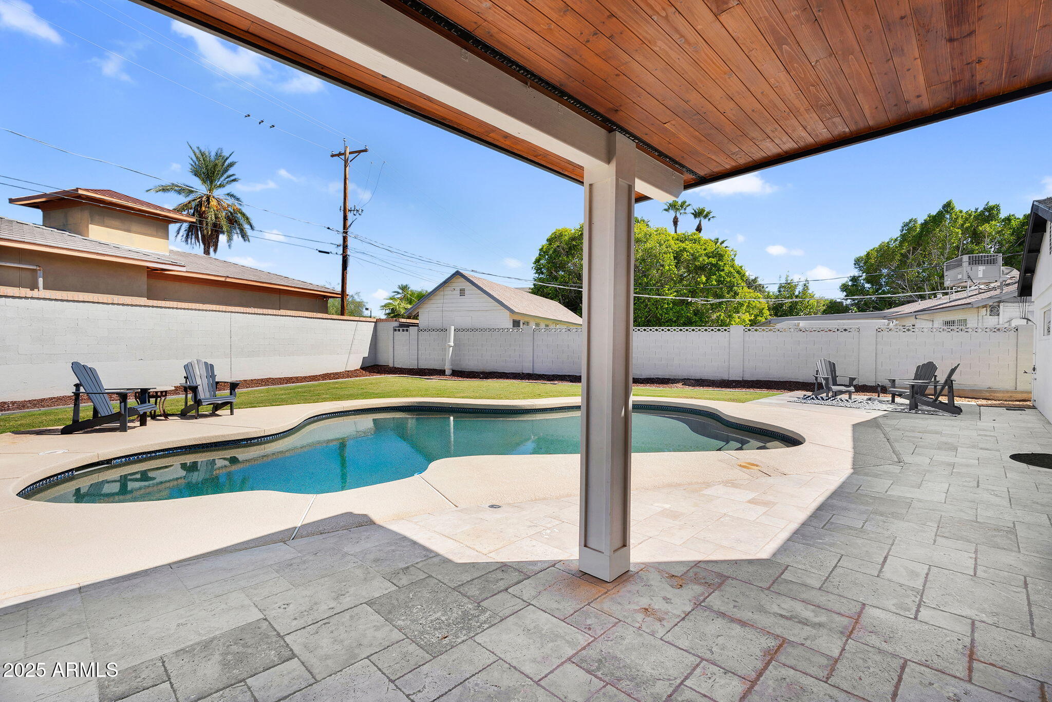 3102 E MARIPOSA Street