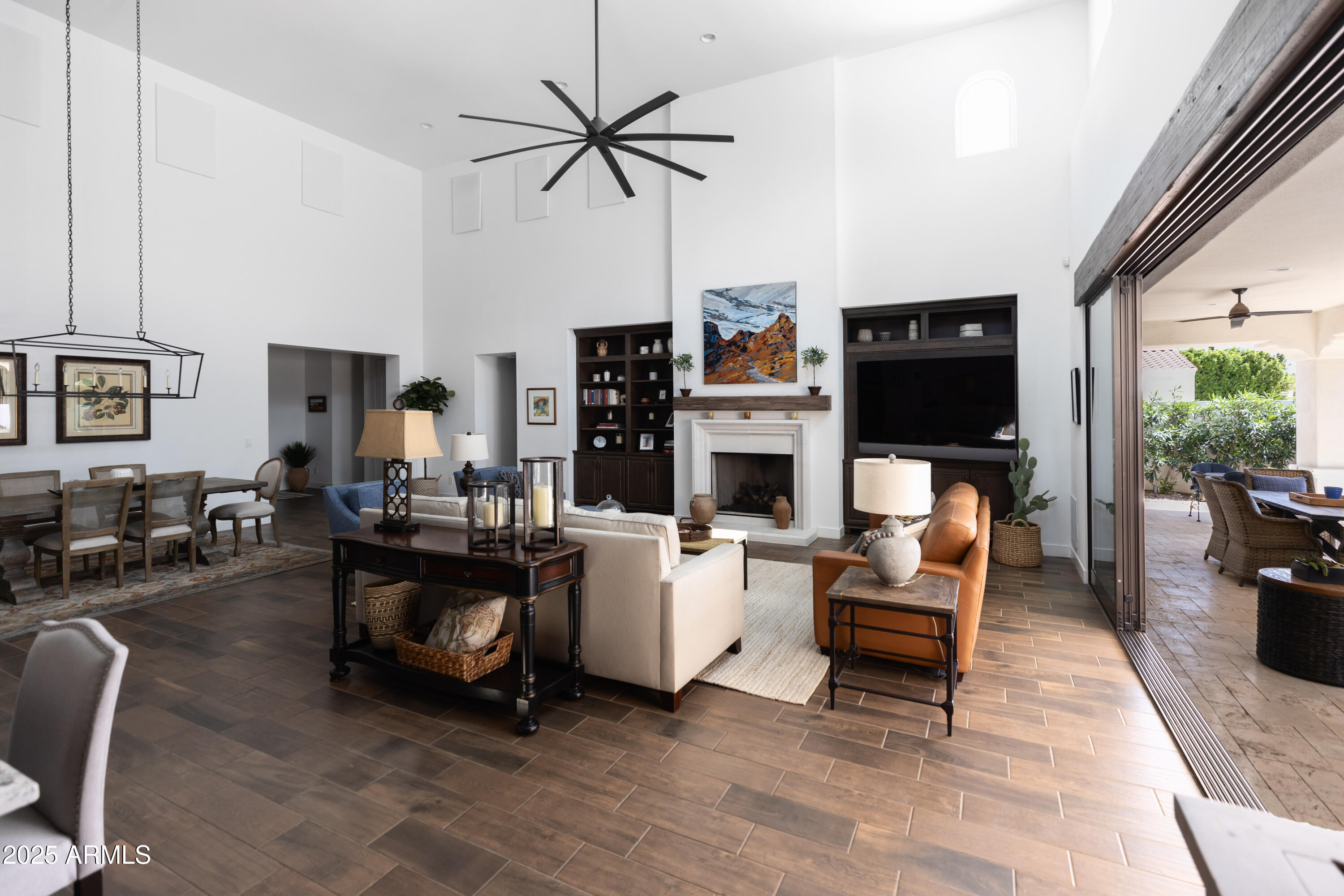 3919 E SHEILA Lane