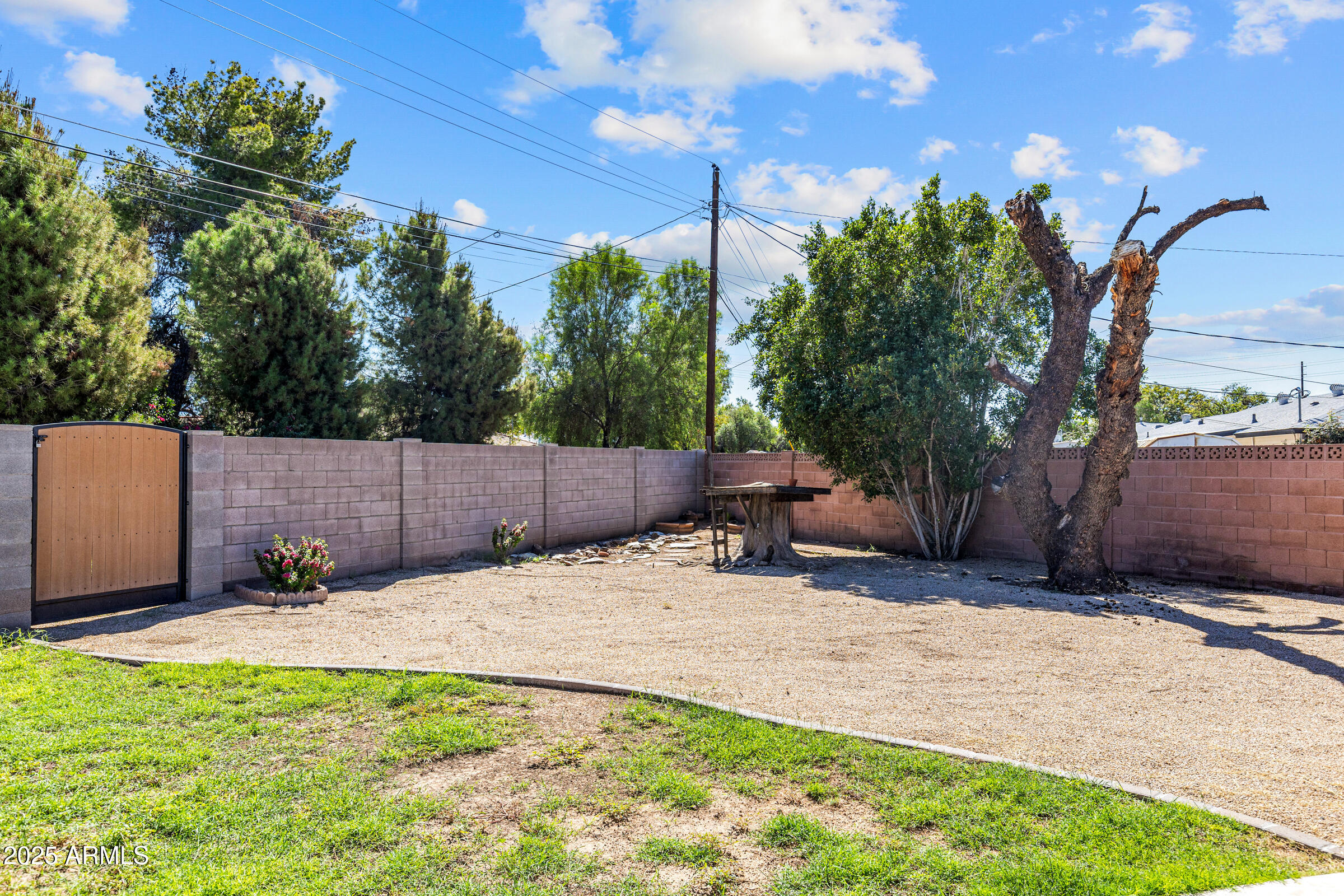 6531 N 16TH Drive