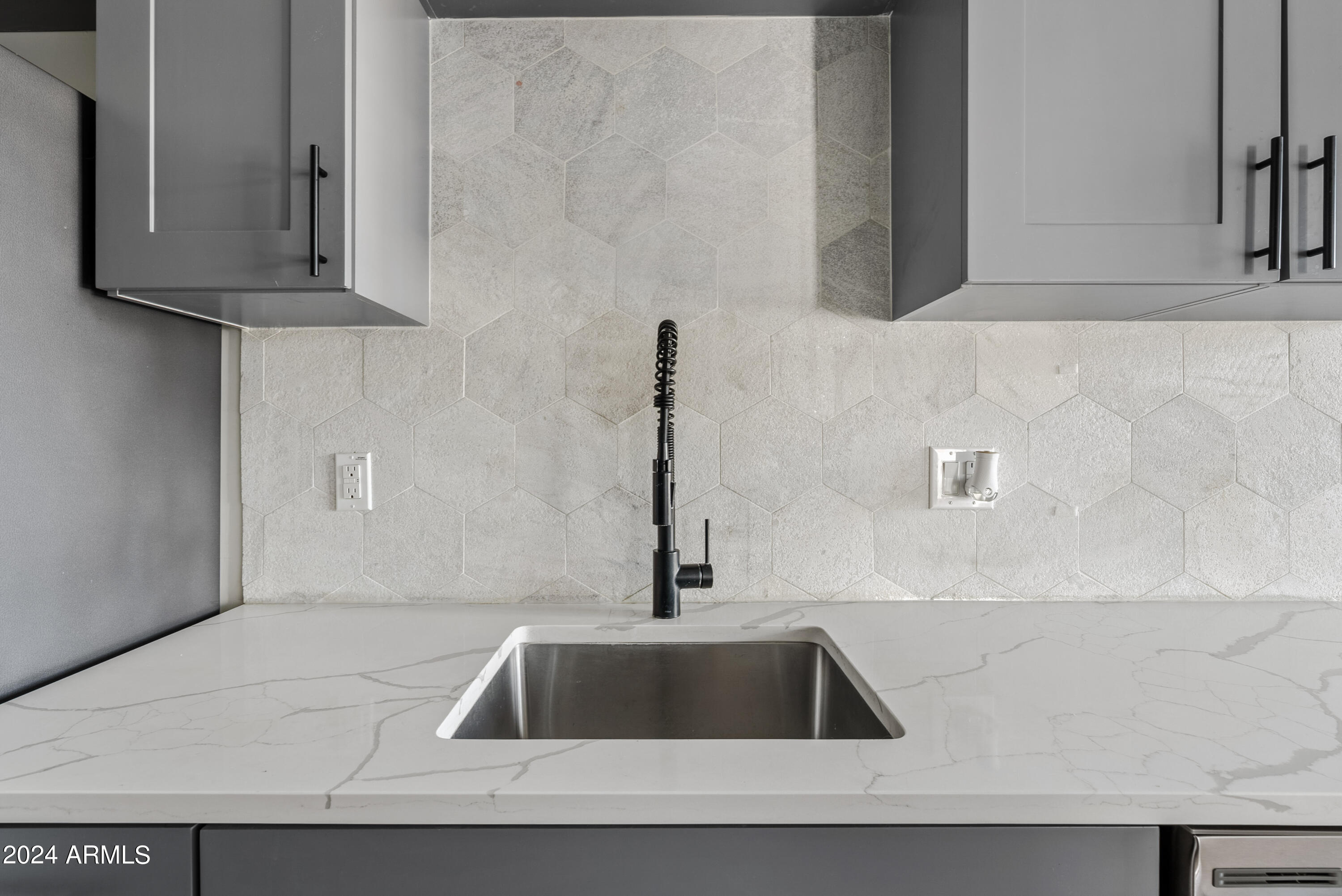 4034 E MORELAND Street