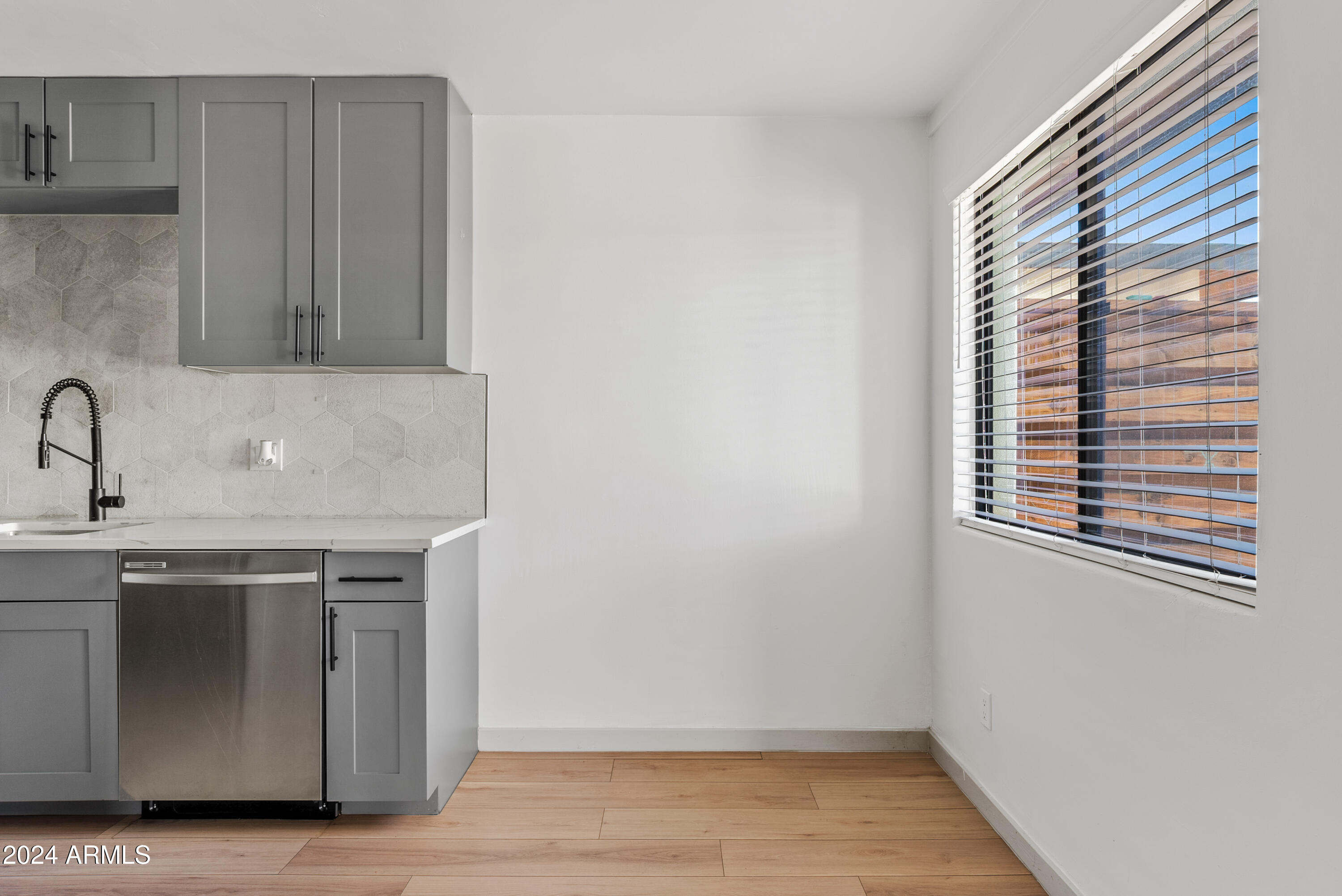 4034 E MORELAND Street