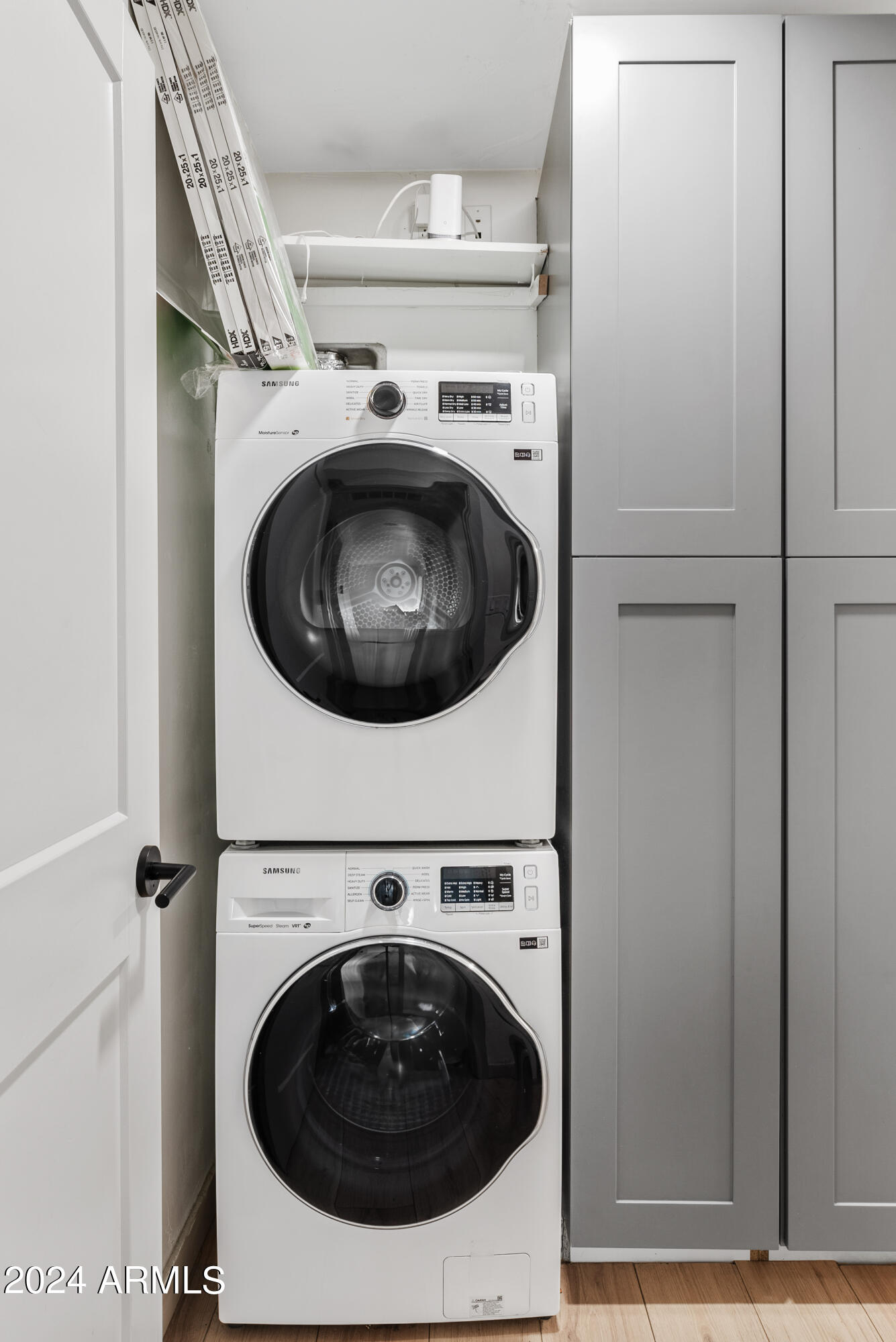 4034 E MORELAND Street