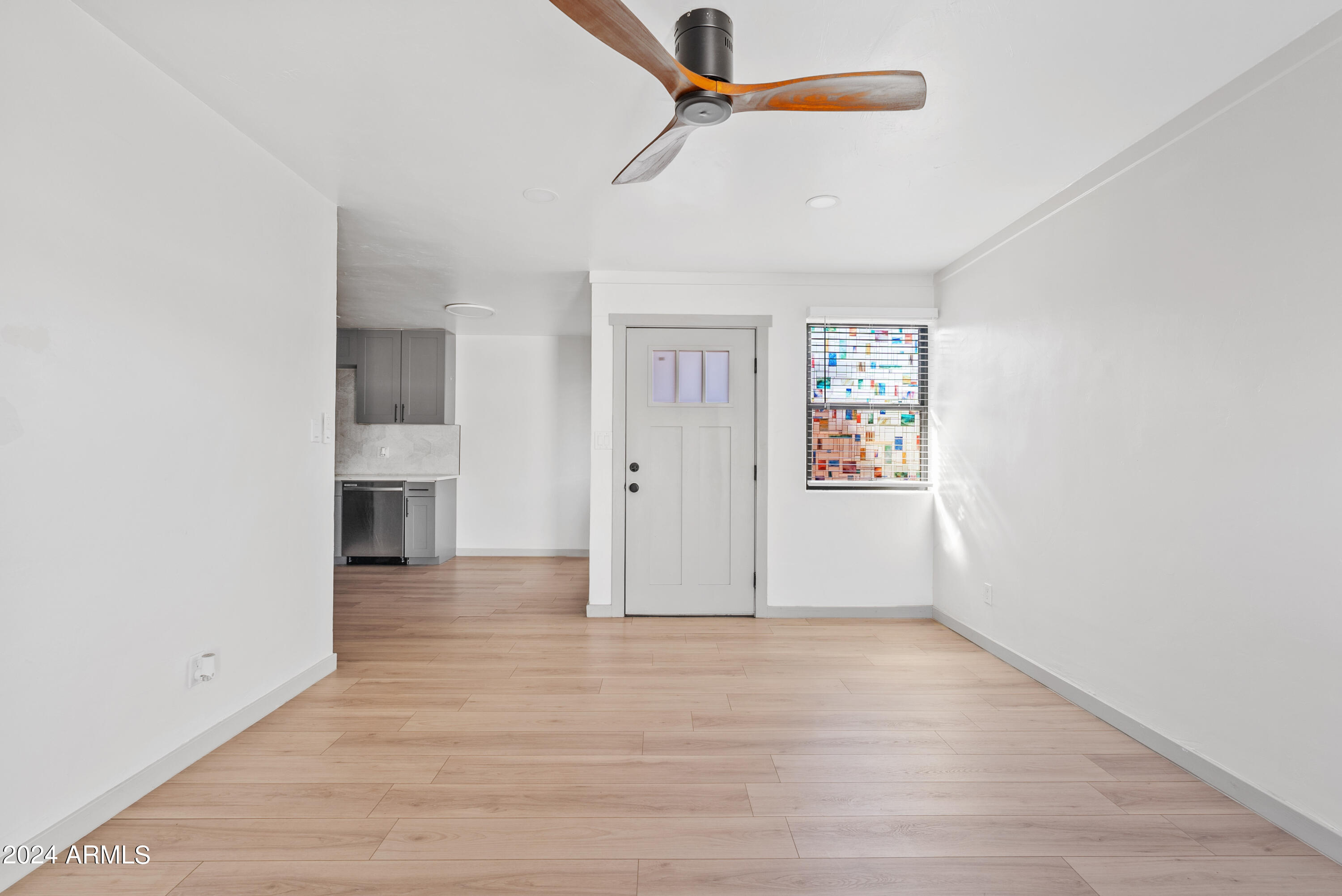 4034 E MORELAND Street