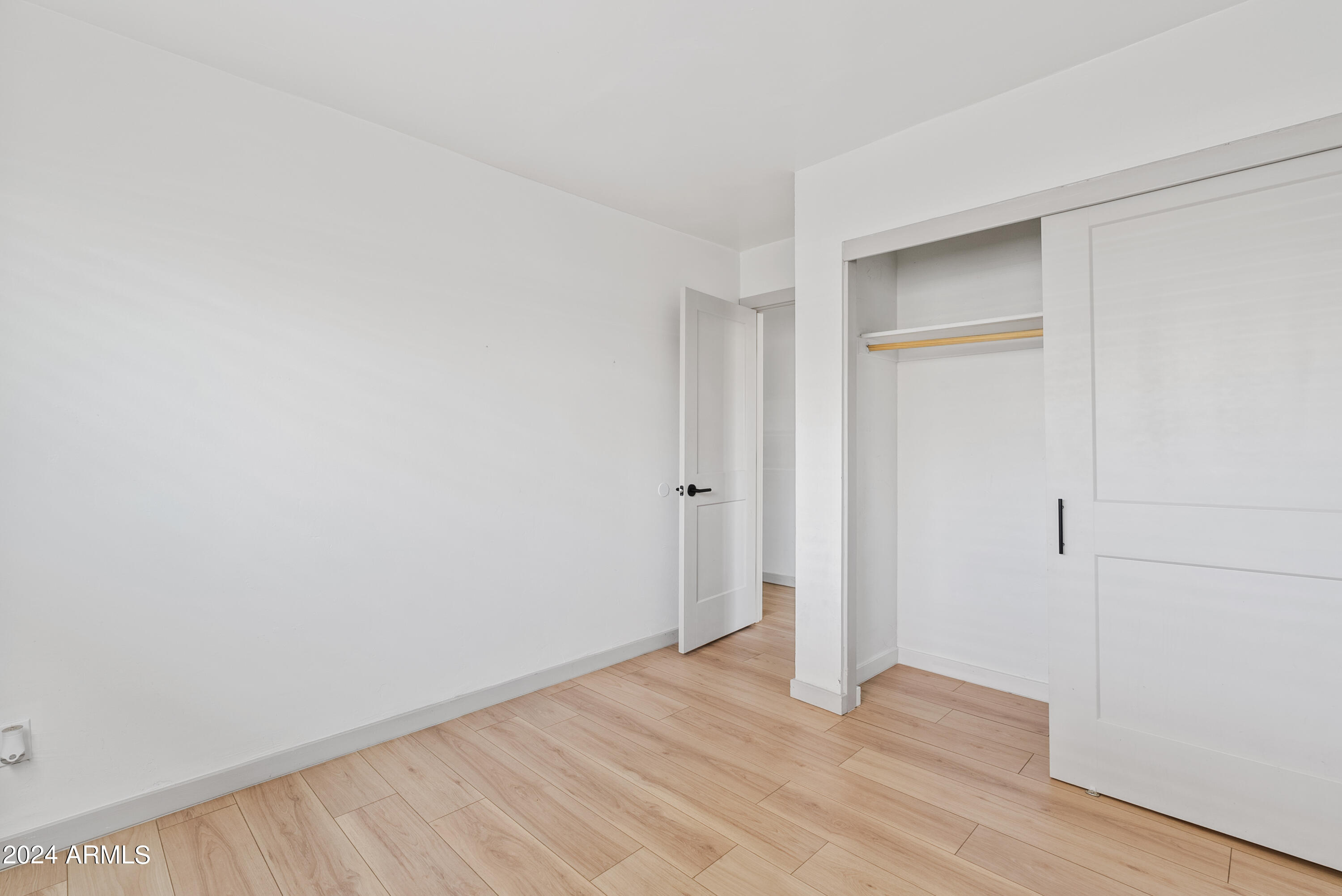 4034 E MORELAND Street