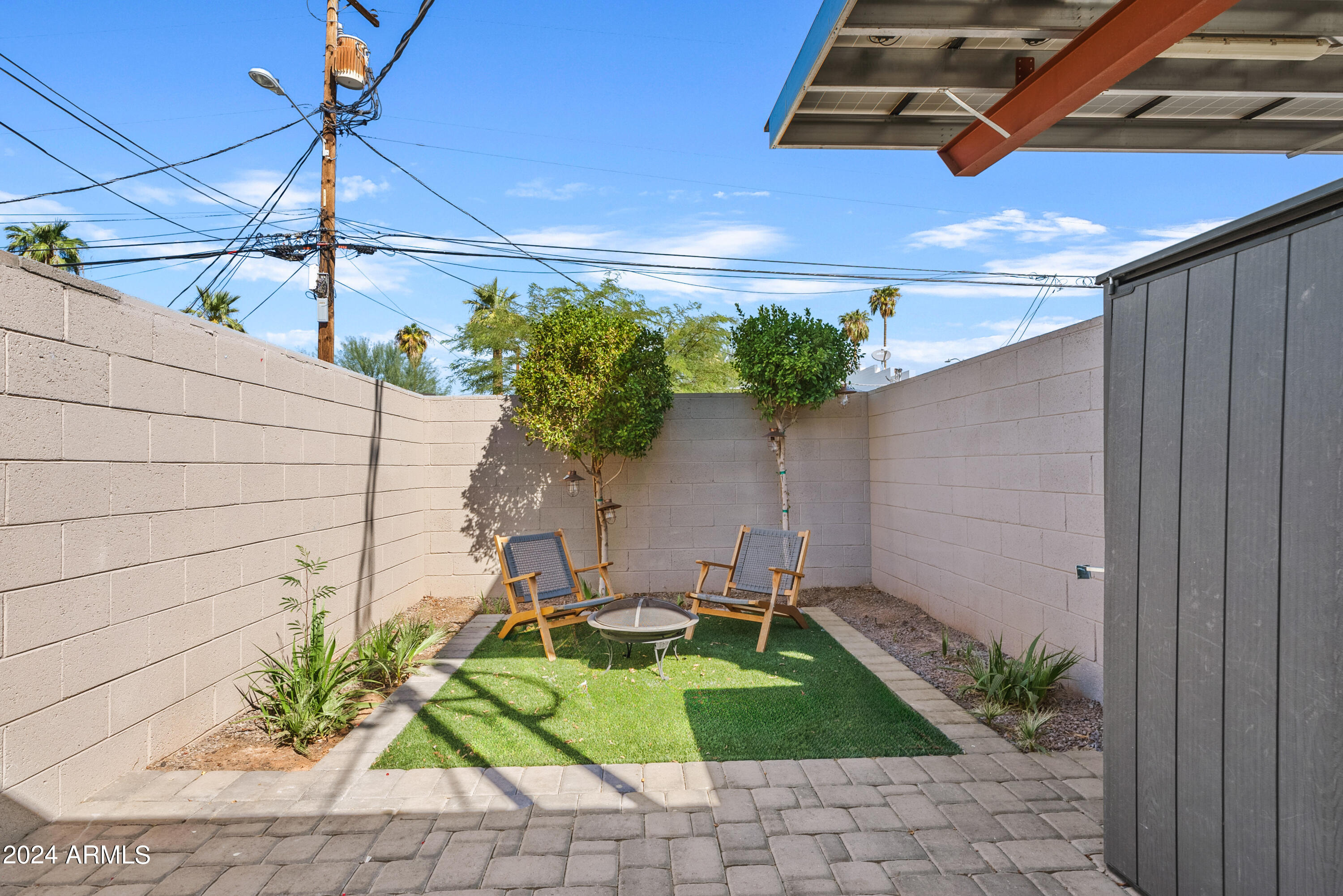 4034 E MORELAND Street