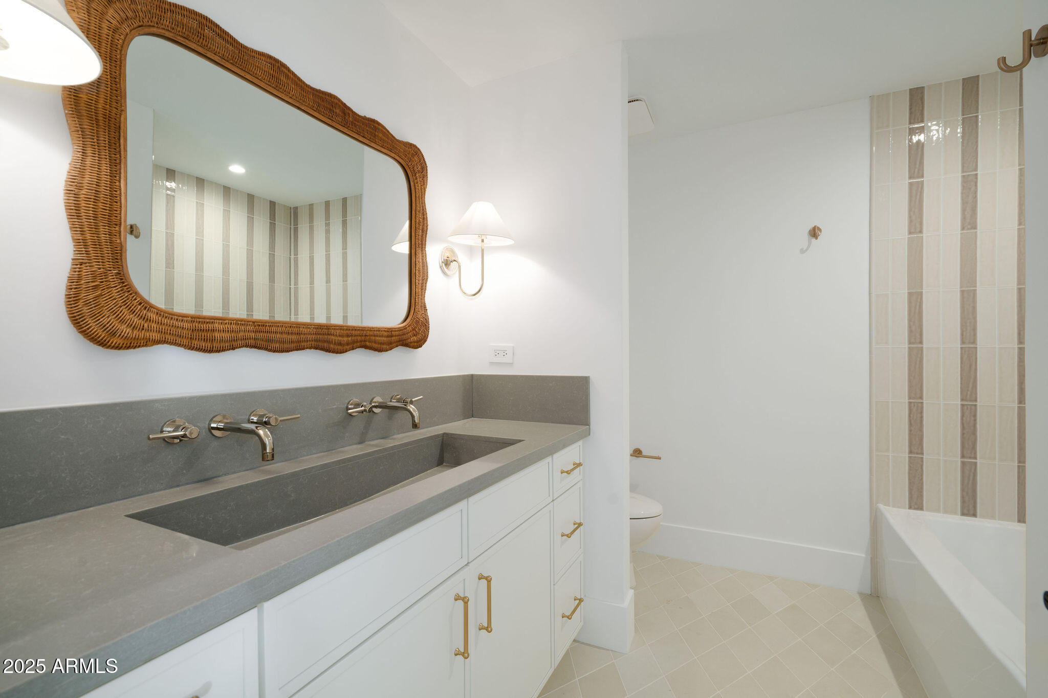 8709 E IRISH HUNTER Trail