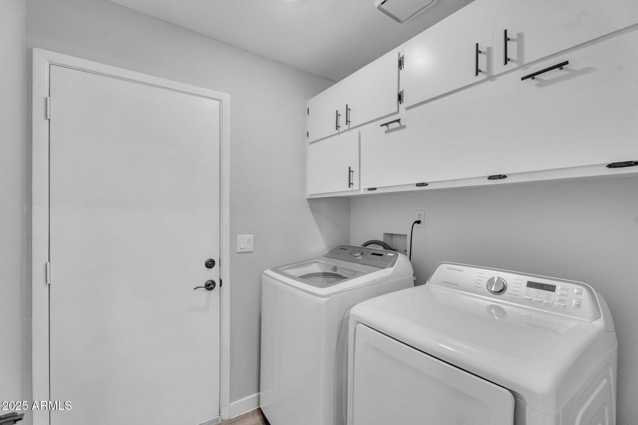 7044 W CAMERON Drive