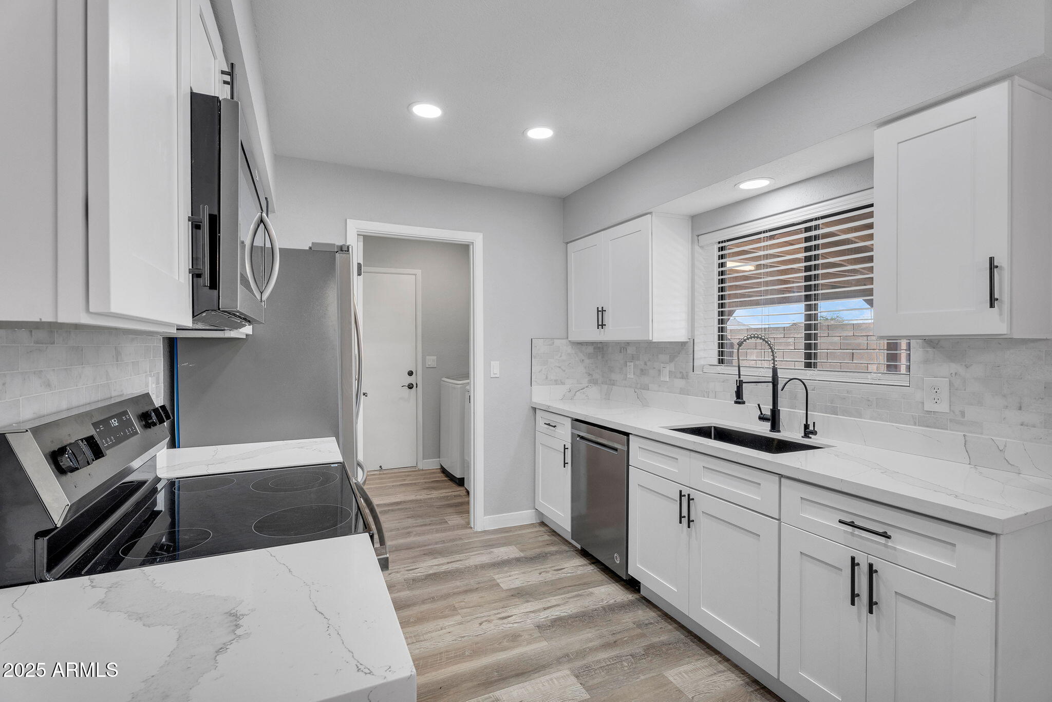 7044 W CAMERON Drive