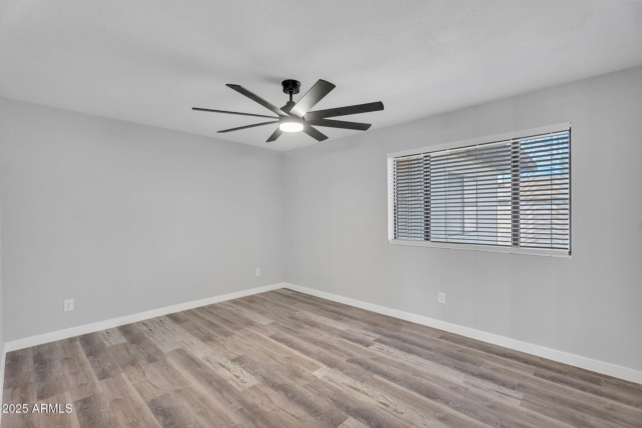 7044 W CAMERON Drive