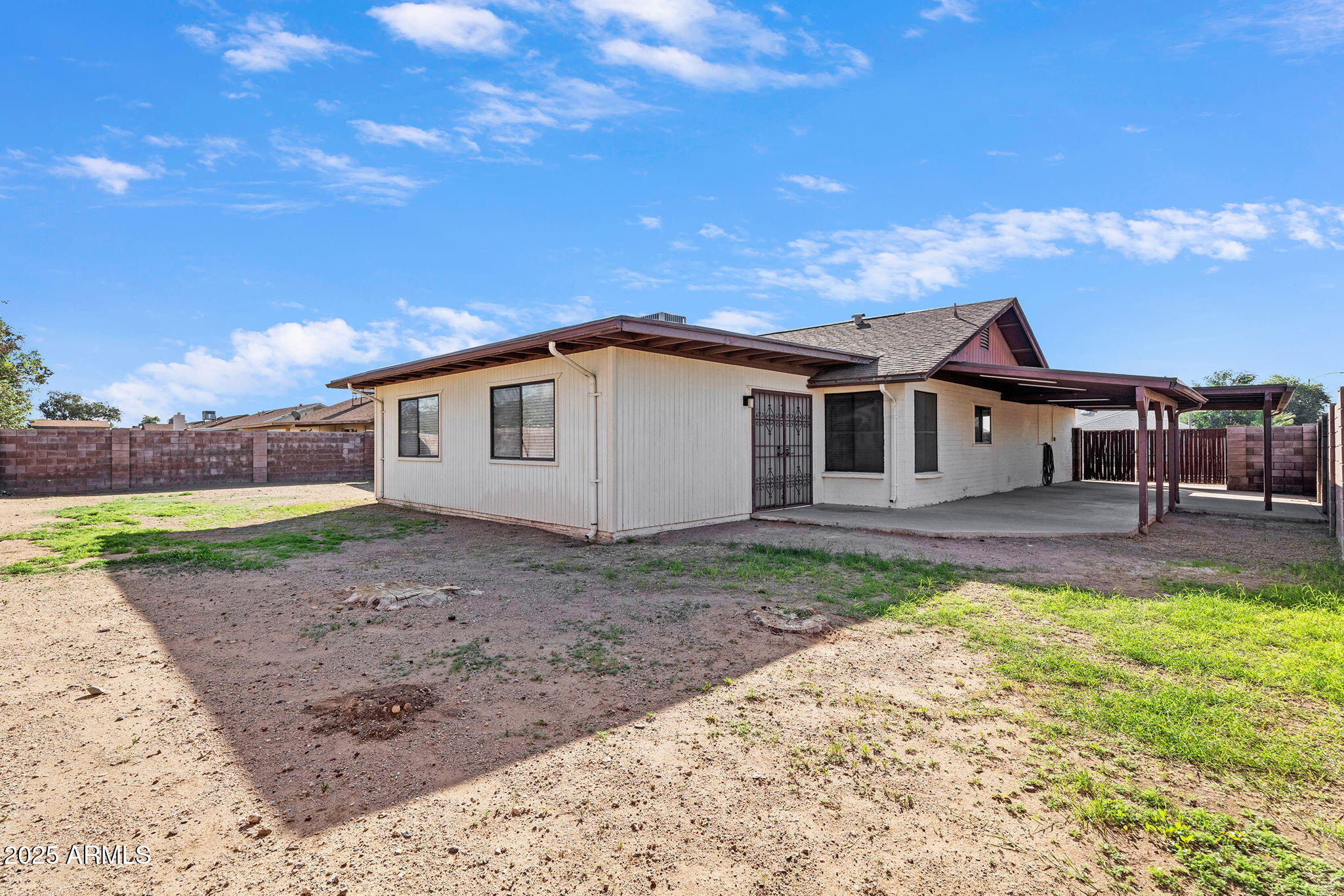 7044 W CAMERON Drive