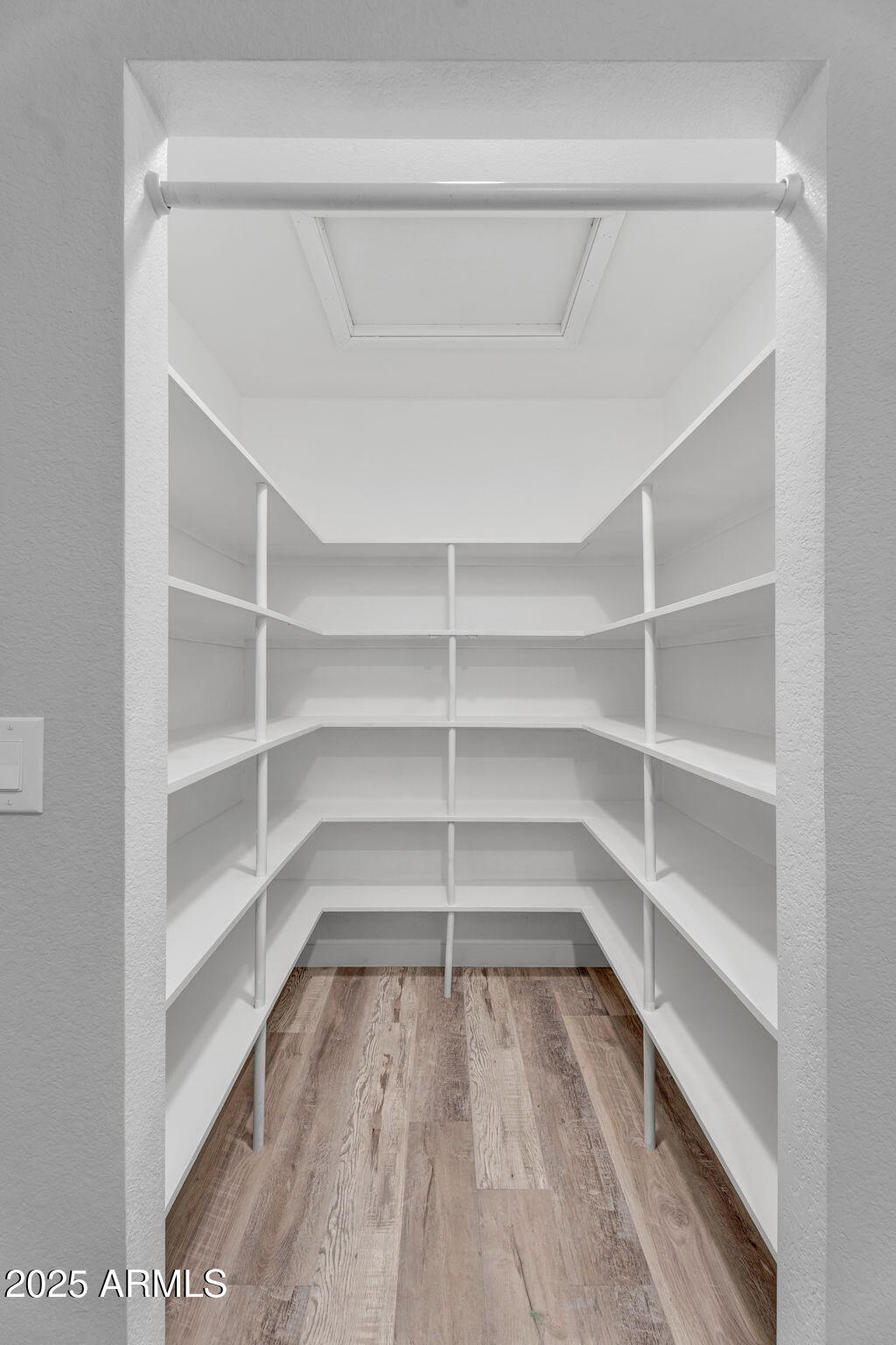 7044 W CAMERON Drive