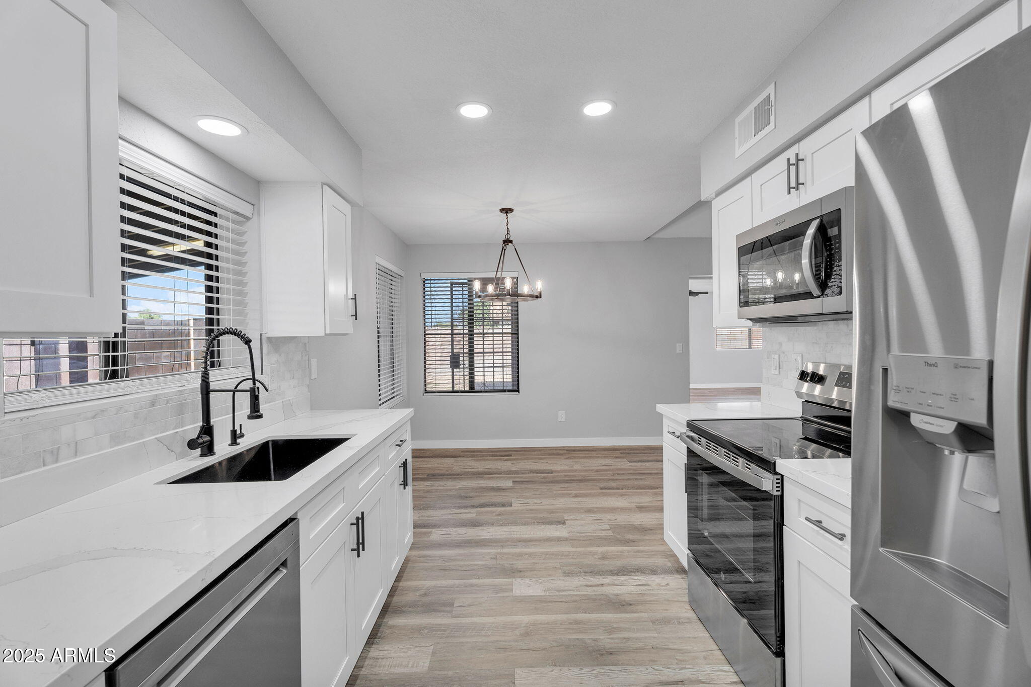 7044 W CAMERON Drive