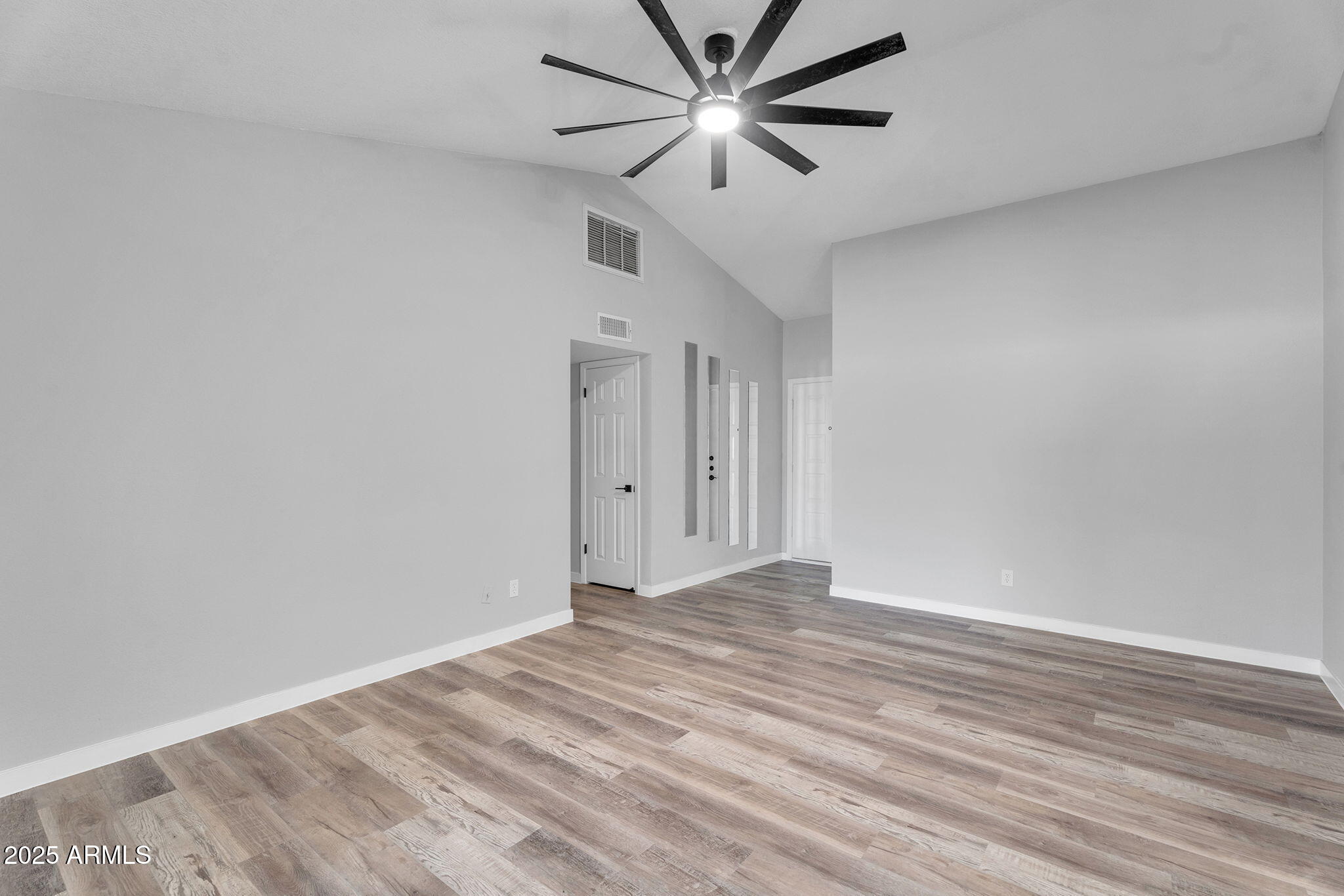 7044 W CAMERON Drive