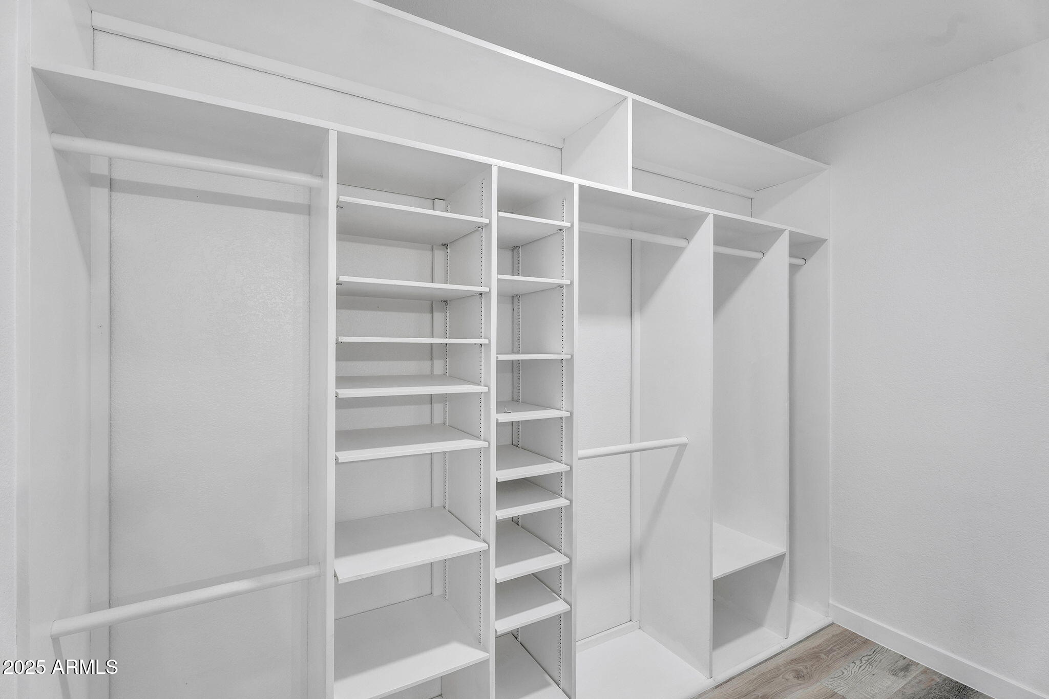 7044 W CAMERON Drive