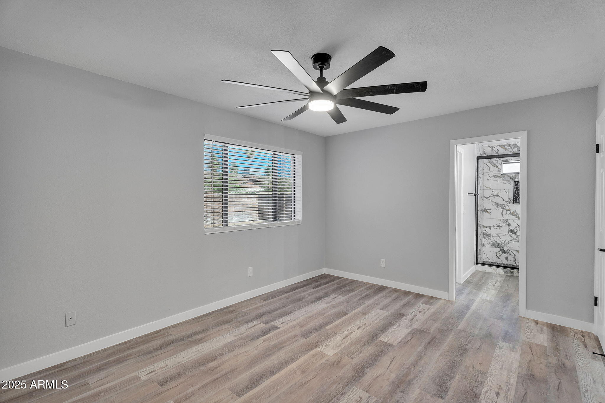 7044 W CAMERON Drive