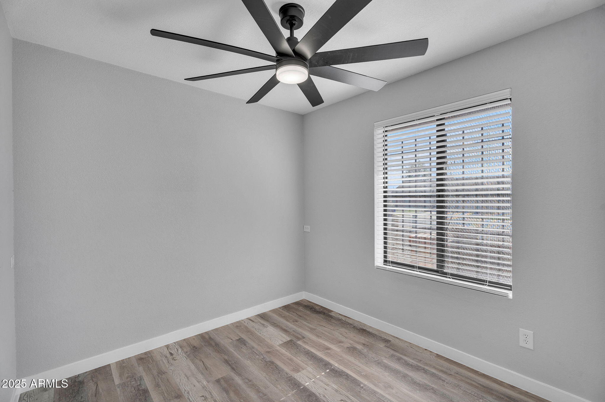 7044 W CAMERON Drive