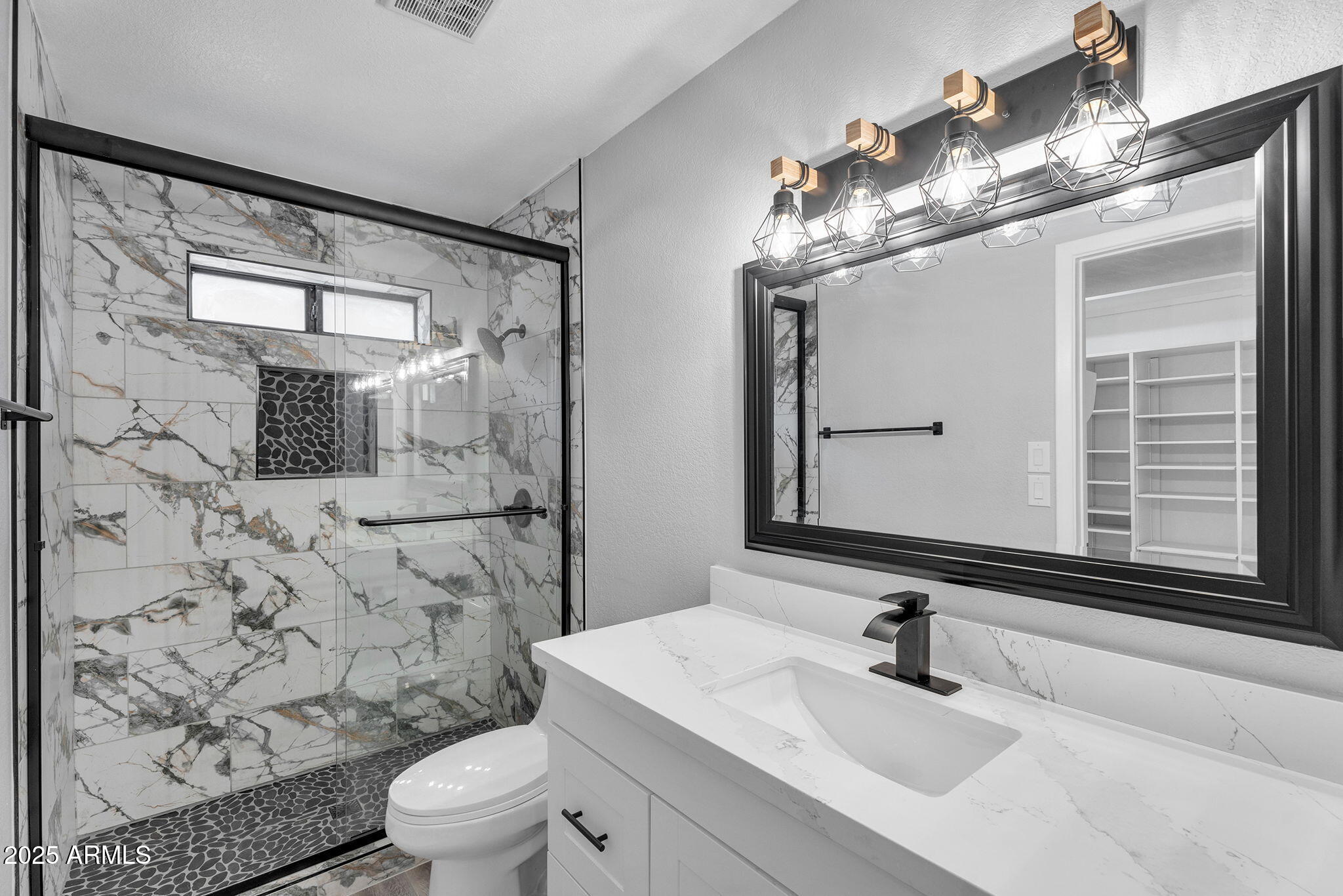 7044 W CAMERON Drive