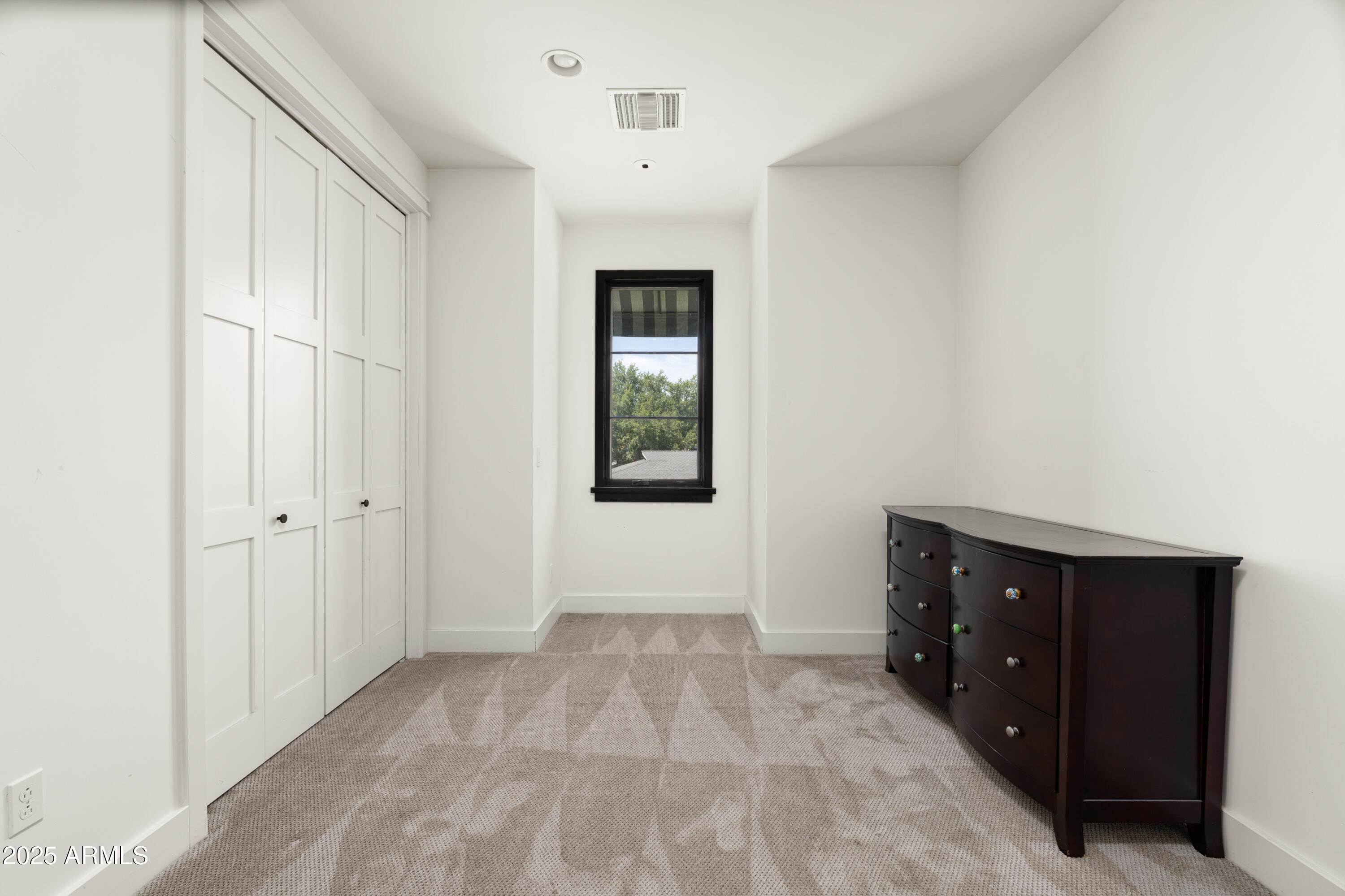 4901 E AMELIA Avenue