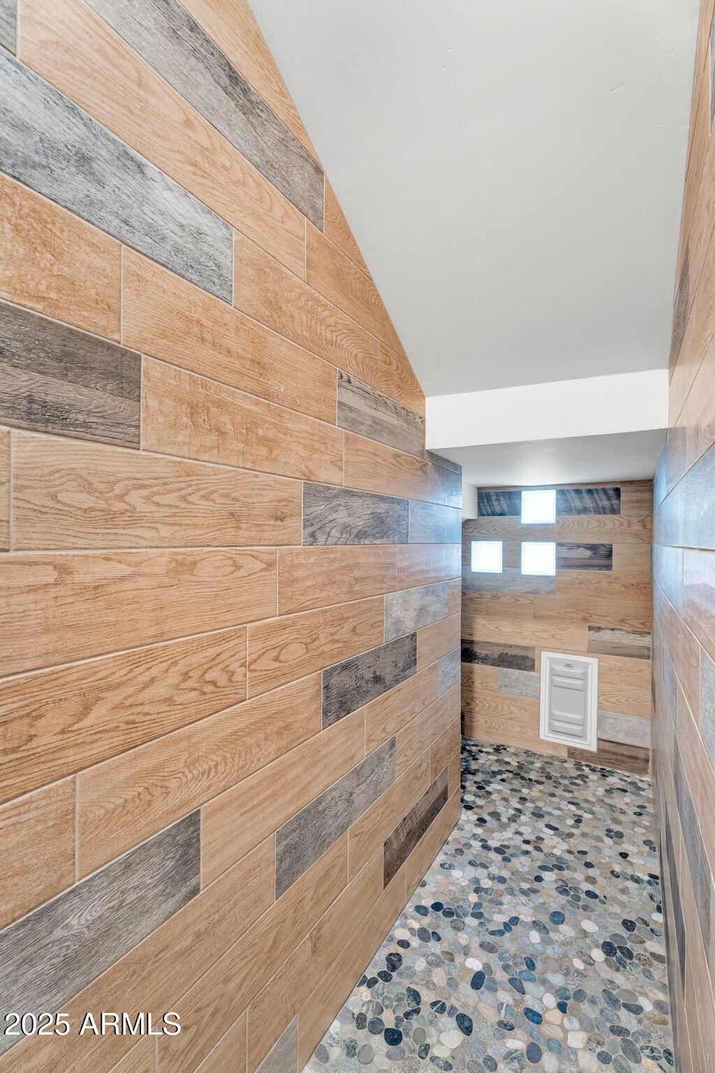 4901 E AMELIA Avenue