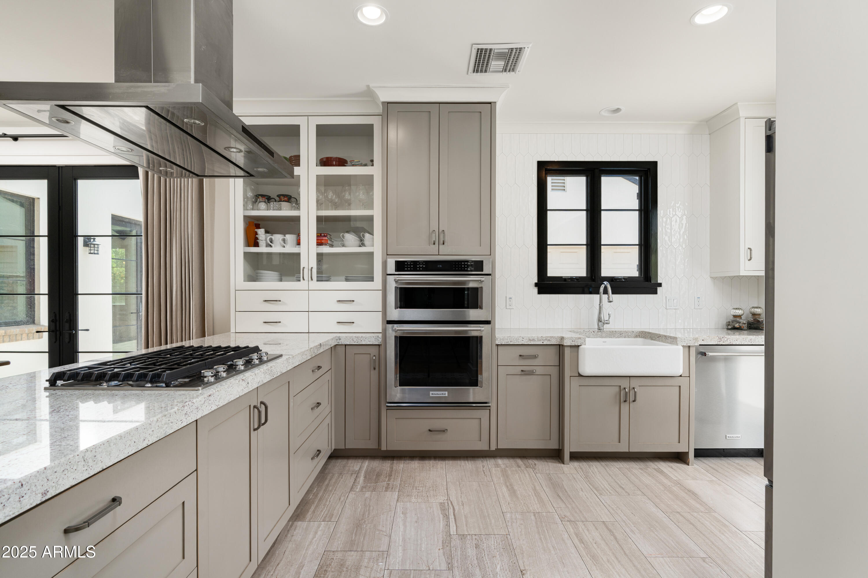 4901 E AMELIA Avenue