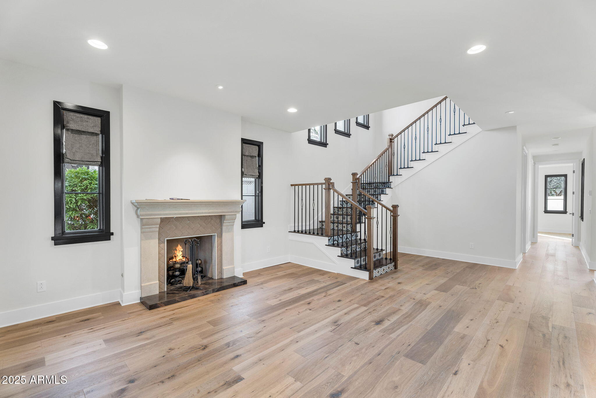 4901 E AMELIA Avenue