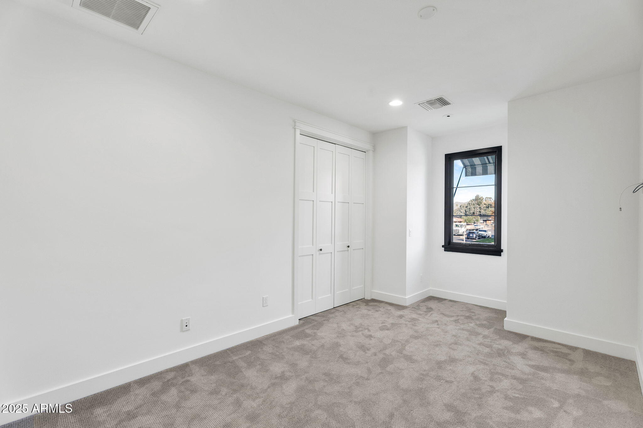 4901 E AMELIA Avenue