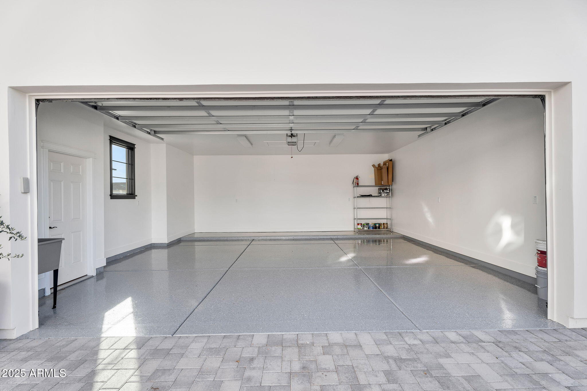 4901 E AMELIA Avenue