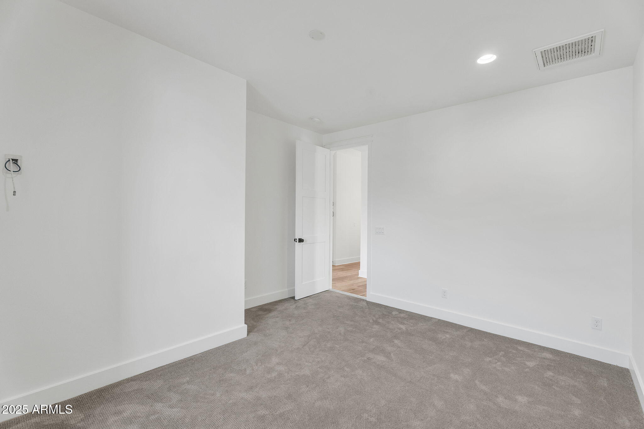 4901 E AMELIA Avenue