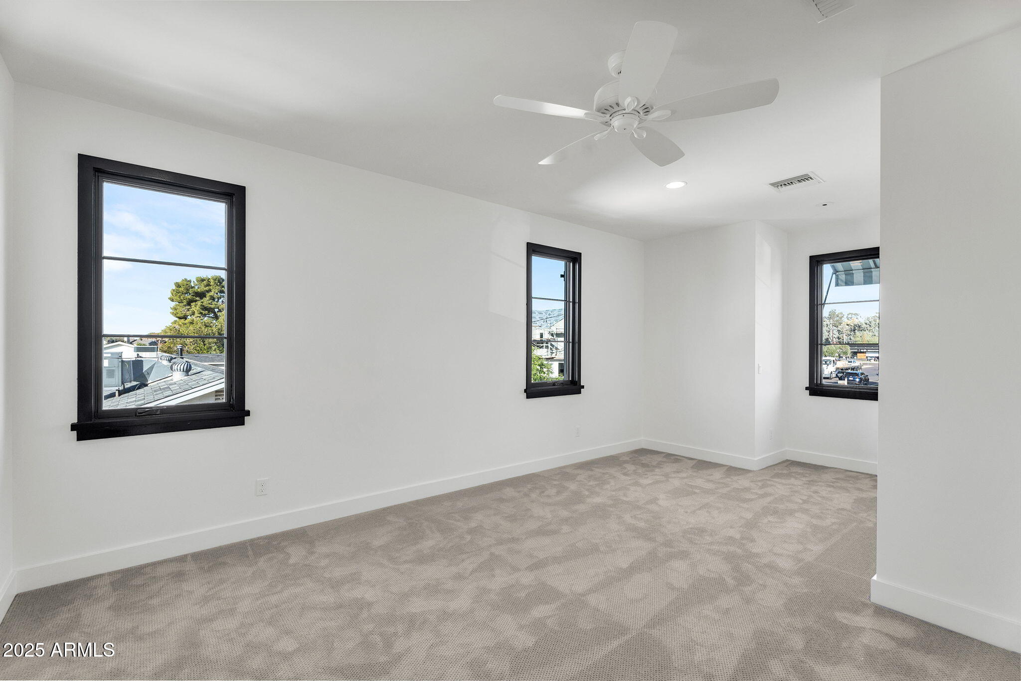 4901 E AMELIA Avenue