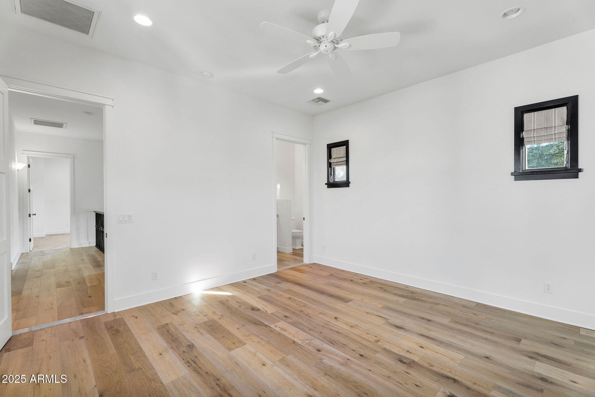 4901 E AMELIA Avenue