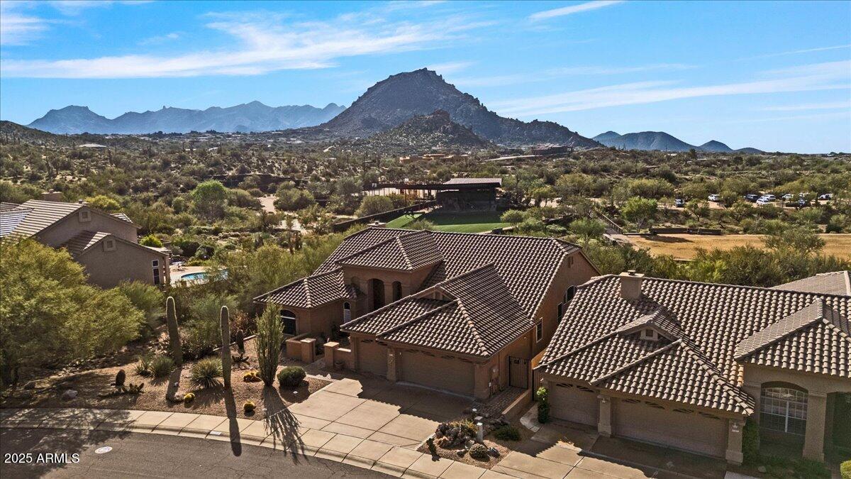 11181 E HEDGEHOG Place