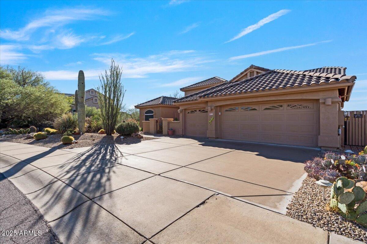 11181 E HEDGEHOG Place