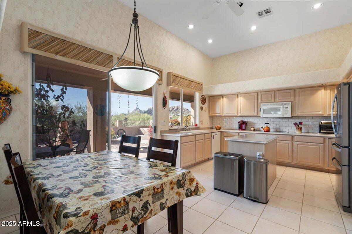 11181 E HEDGEHOG Place