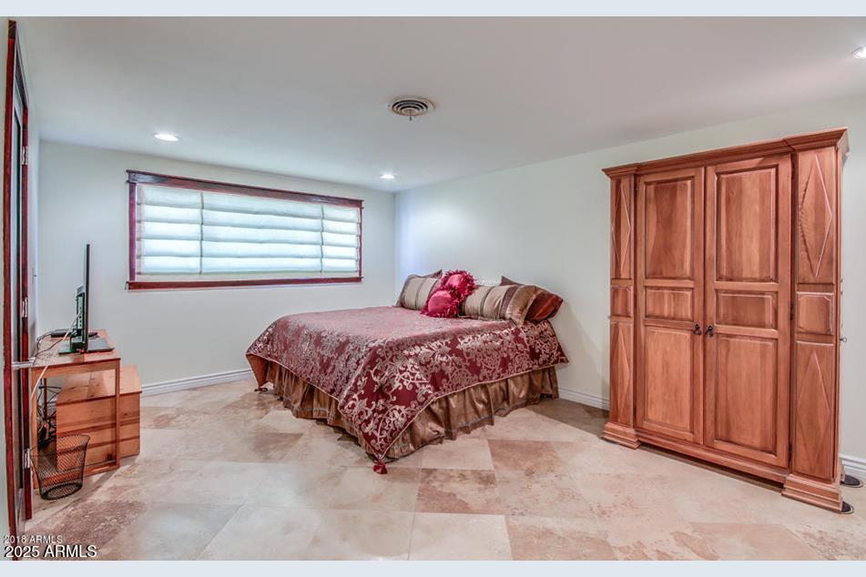 7615 E MINNEZONA Avenue