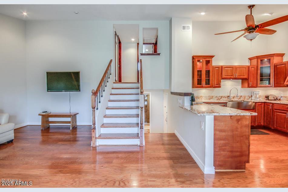 7615 E MINNEZONA Avenue