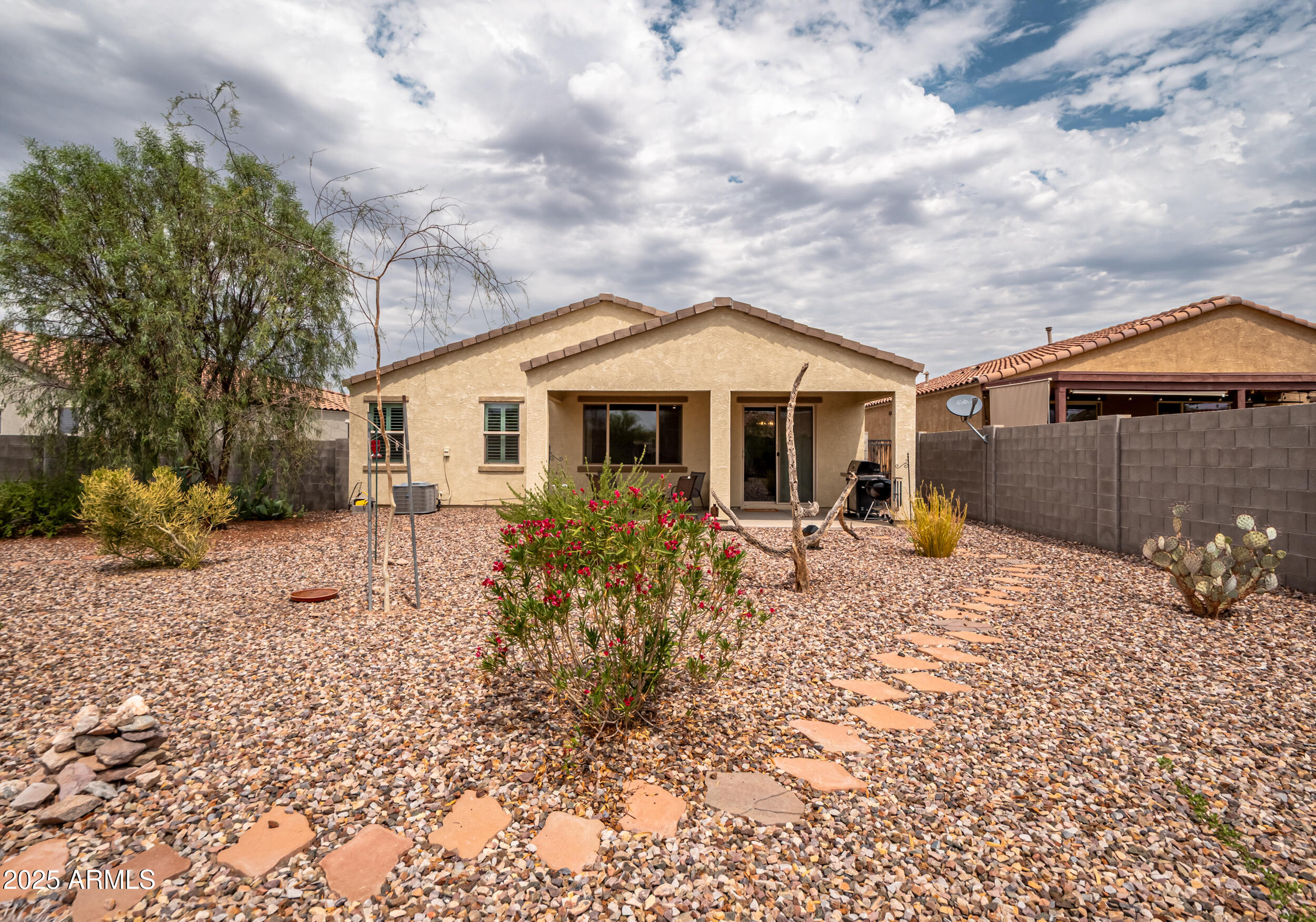 11689 E RED BUTTE