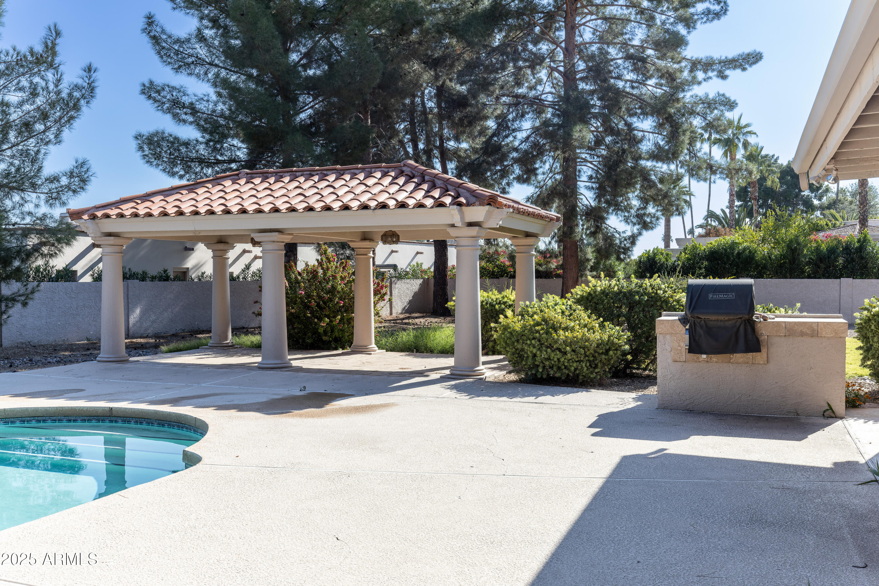 8815 N INVERGORDON Road