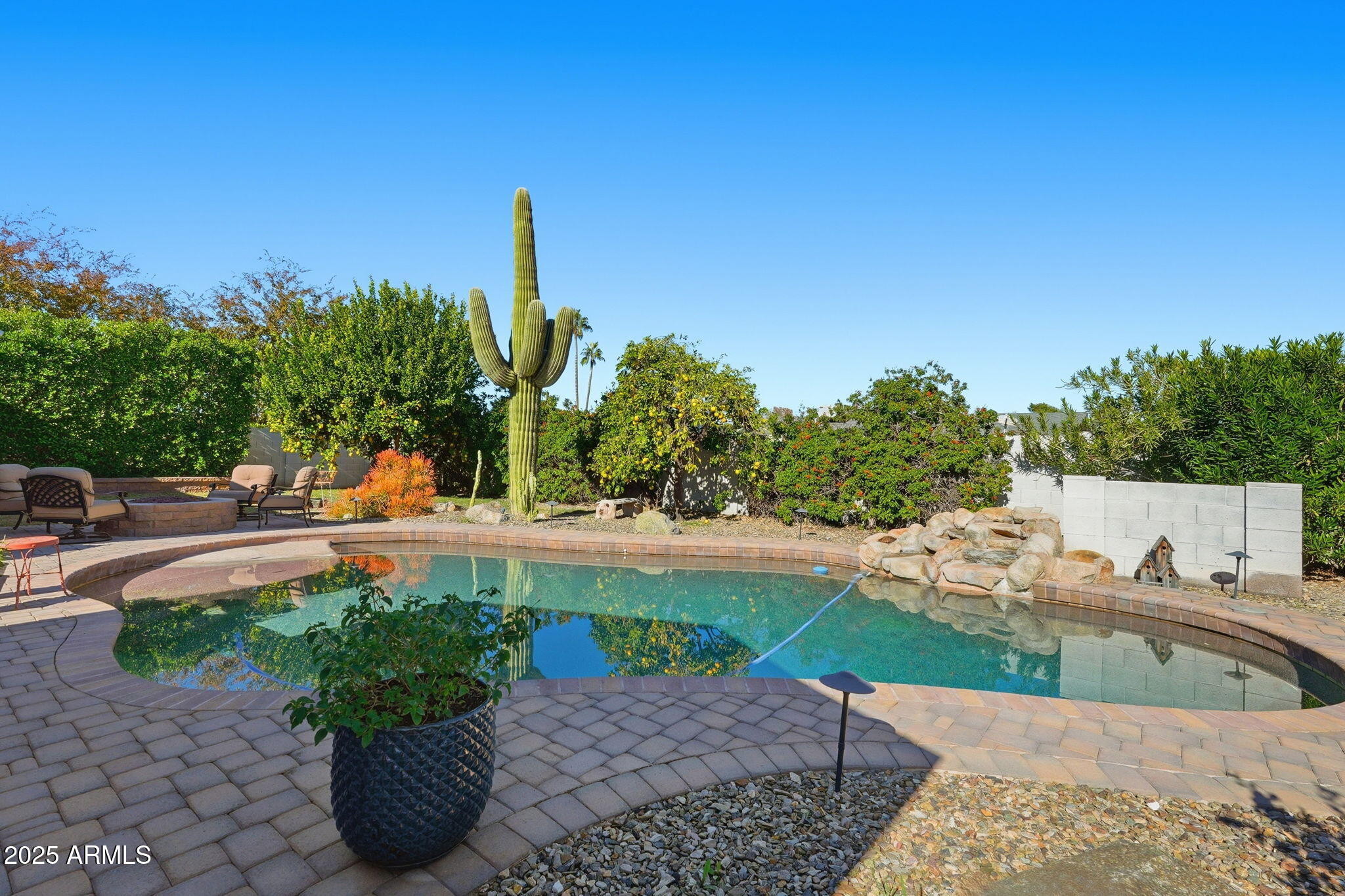 3470 E PARADISE Drive