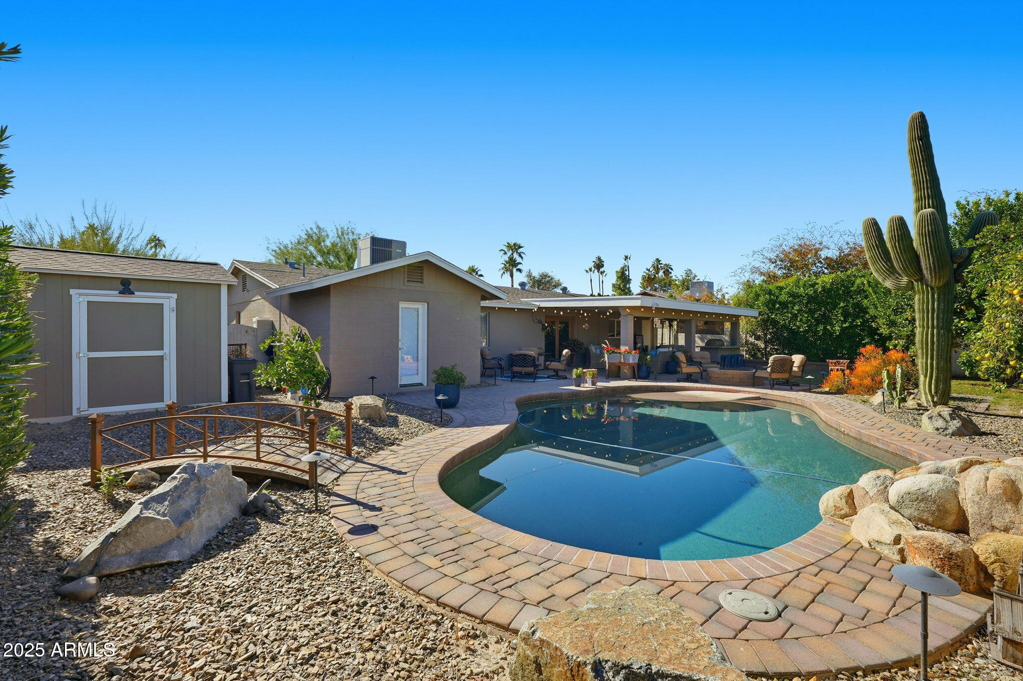 3470 E PARADISE Drive