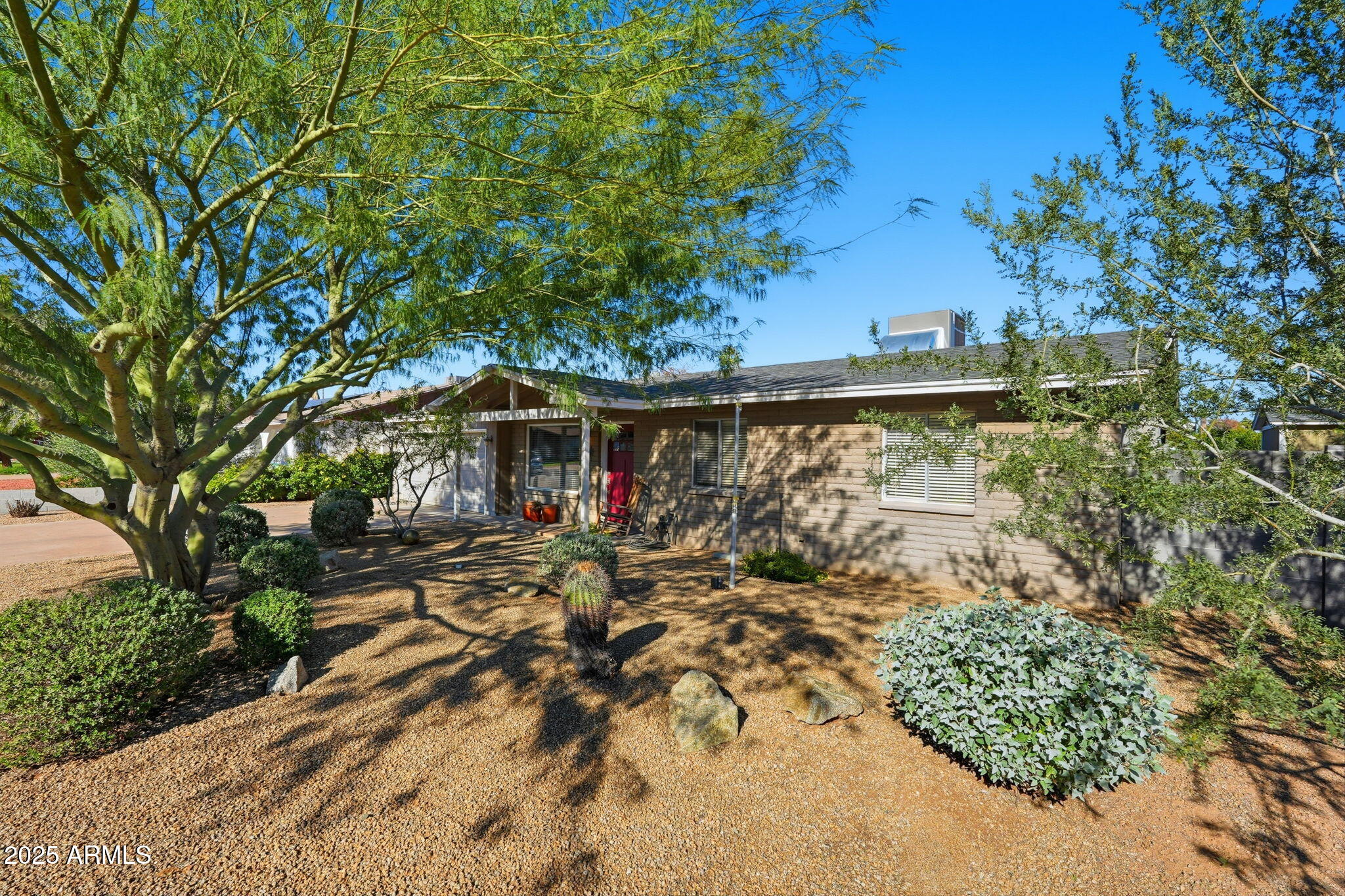 3470 E PARADISE Drive