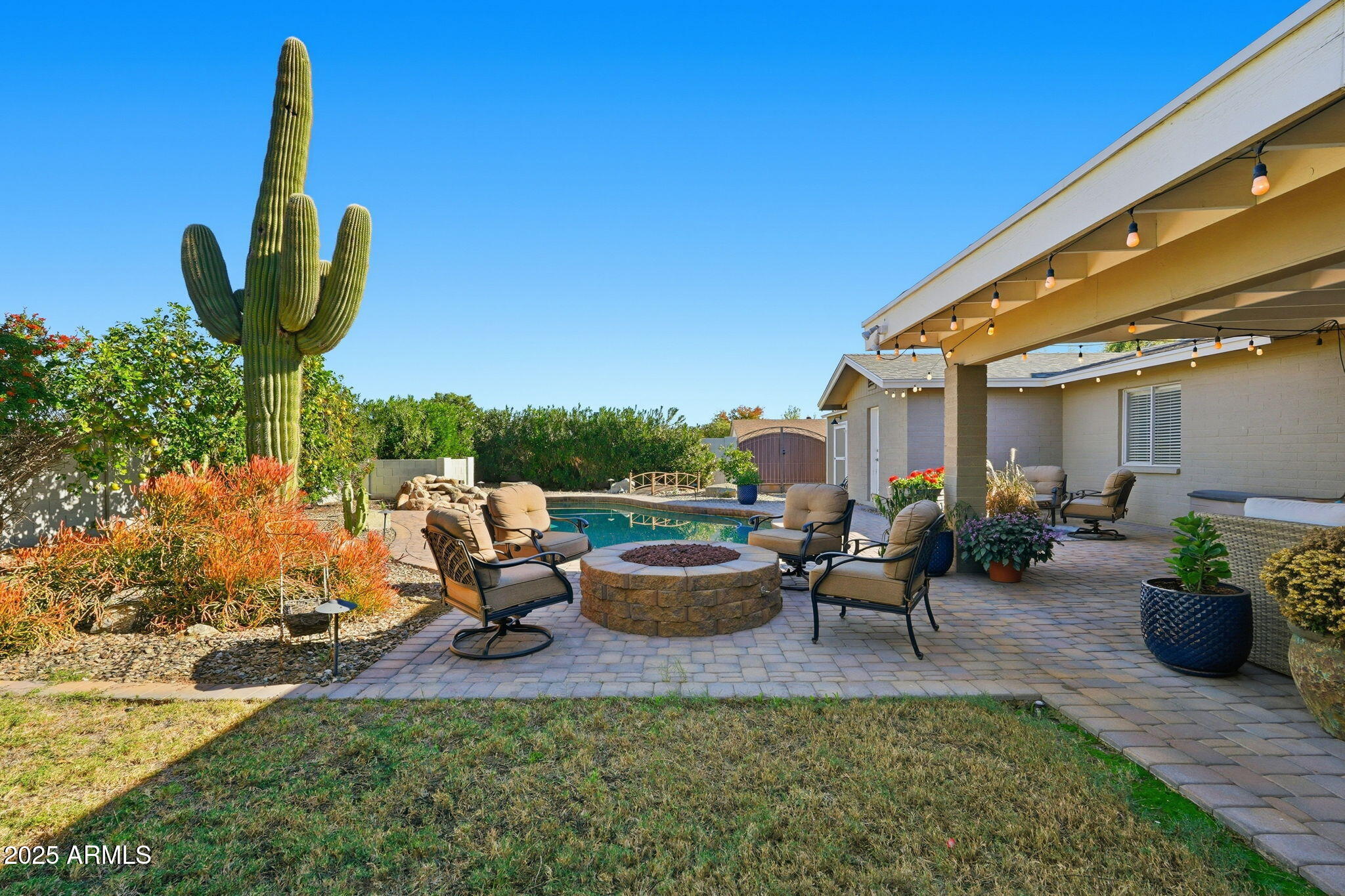 3470 E PARADISE Drive