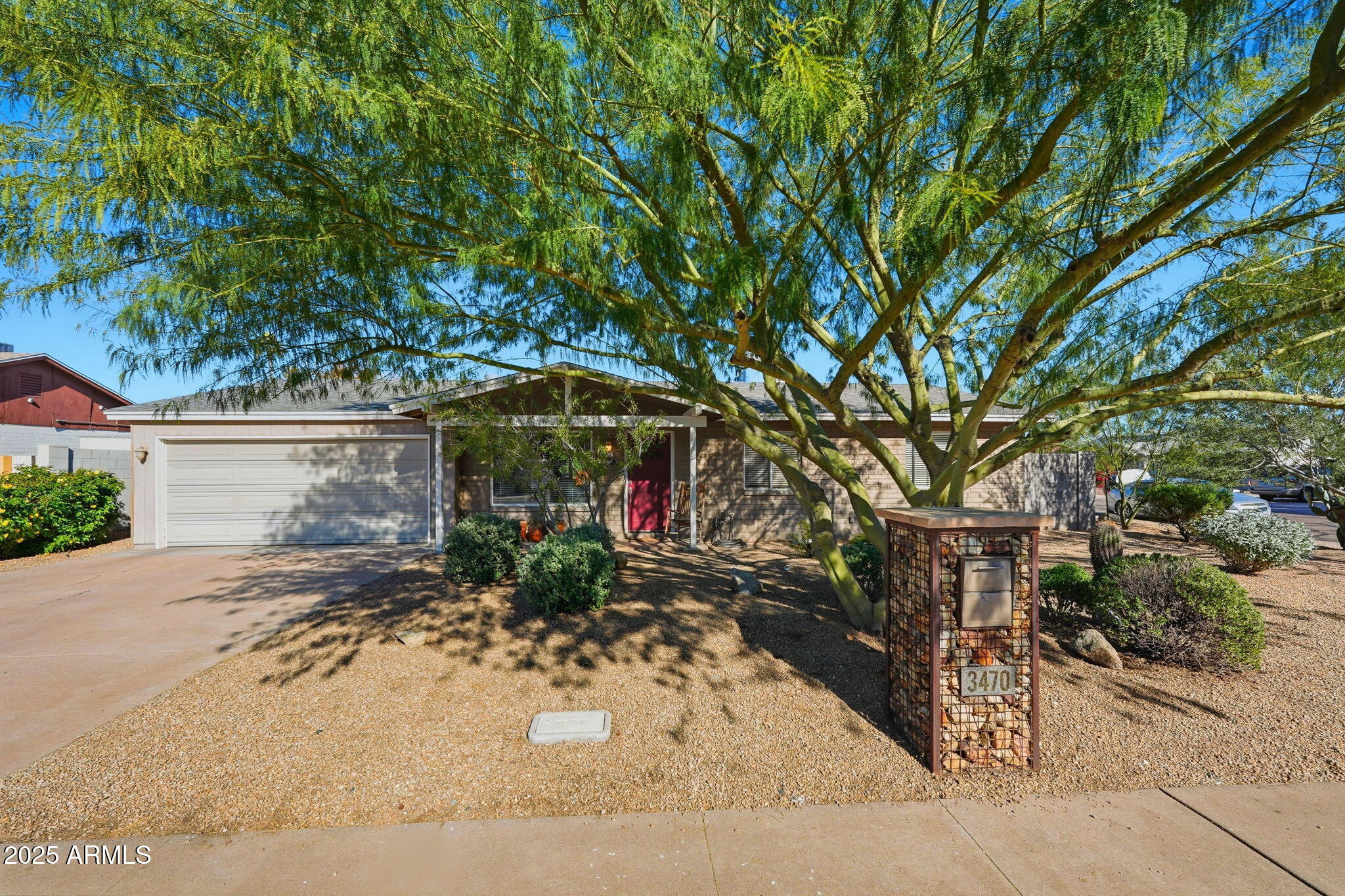 3470 E PARADISE Drive