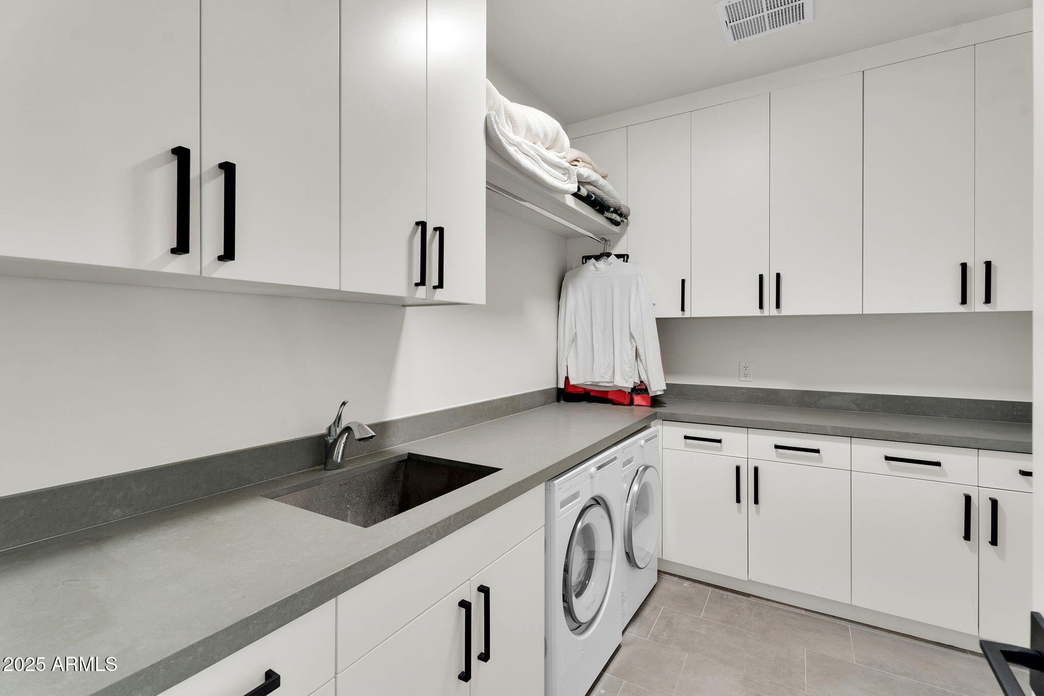 6321 E PHOENICIAN Boulevard 7