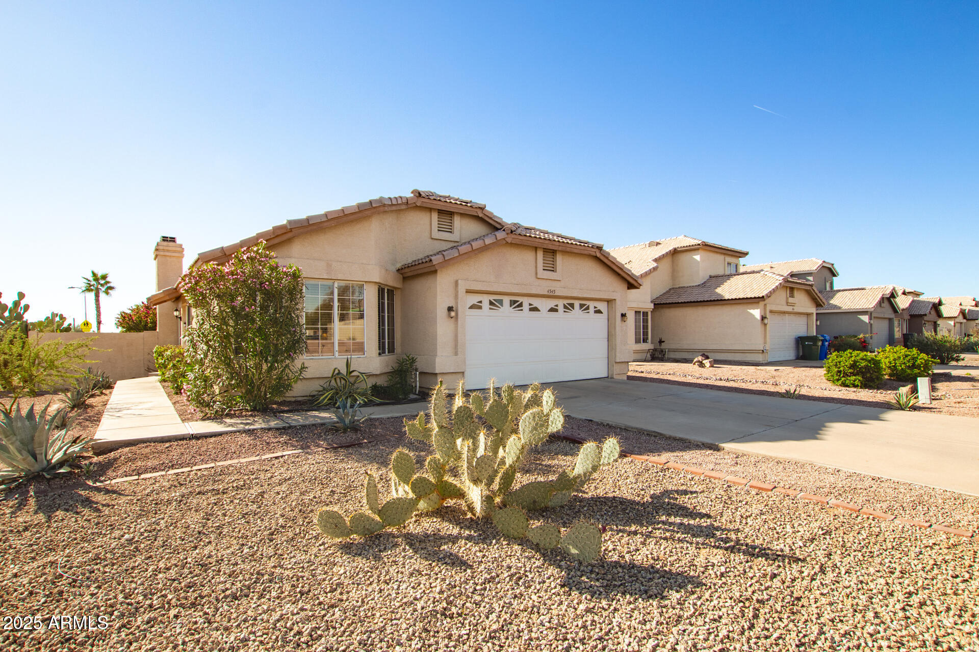 4545 E WOODLAND Drive