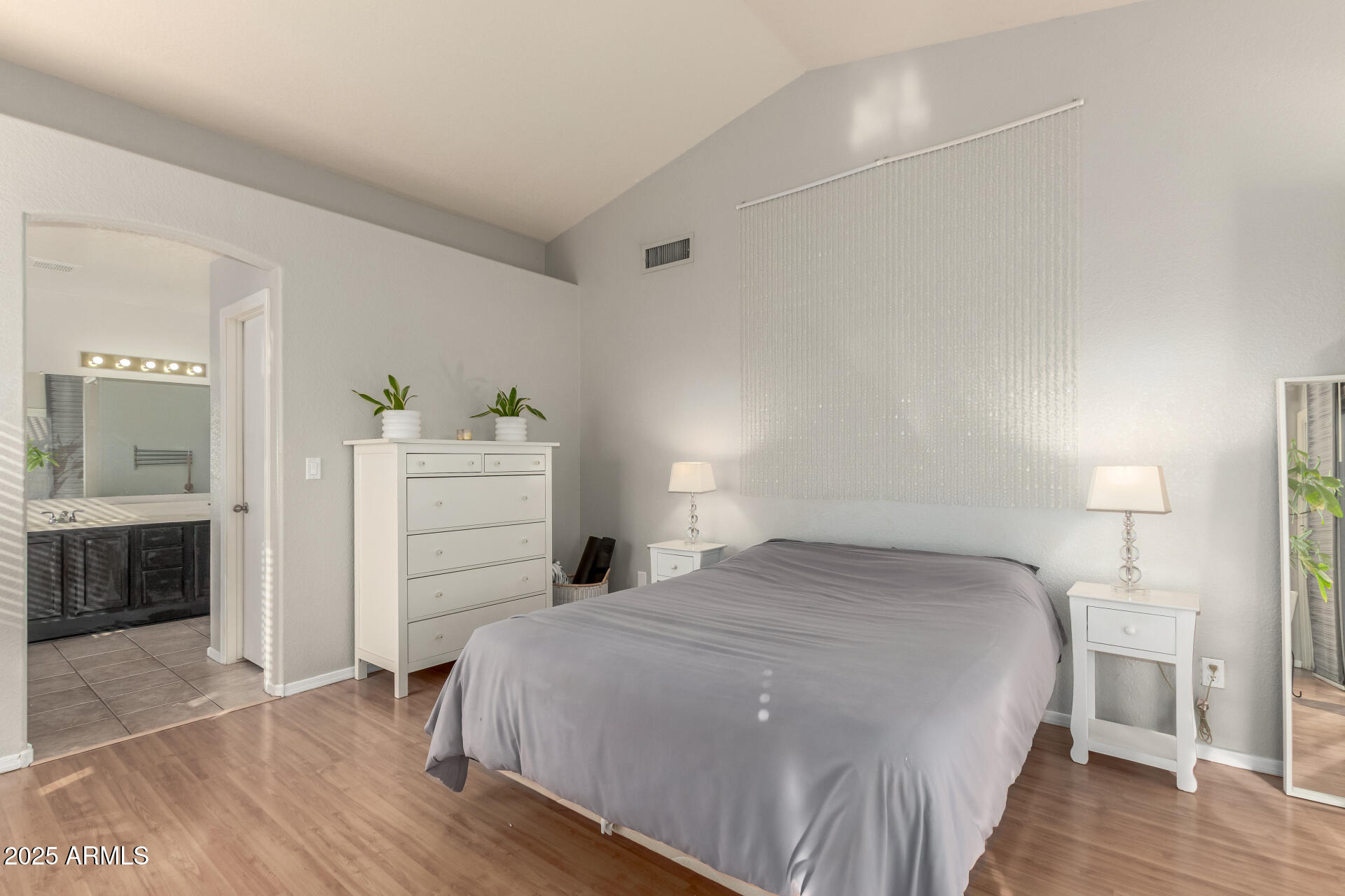 4545 E WOODLAND Drive